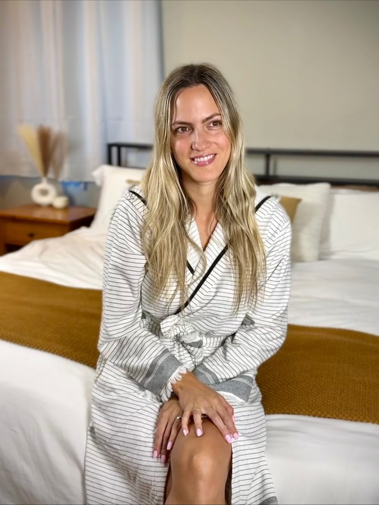 My Polysleep FAVS !! 💤 🇨🇦
#Polysleeppartner 

As you already know I’m a huge fan of Canadian company @Poly_Sleep ! 

Swipe to see the their mattresses, pillows, and Polycouch I’ve been loving for a while now! 

My personal favs are 👇🏼 
The Origin mattress for the comfort and durability. This medium-firm mattress makes it so that when hubby moves, or my son jumps around, I stay put and stay cozy! 
The Sierra pillows - so fluffy and dreamy 
Their versatile and compact Polycouch that transforms into a cozy mattress 😮 

PSA! Stay tuned for something fun with @Poly_Sleep coming very soon!!

Get excited friends! 

Use my Code “JESS” for 30% off site wide at polysleep.ca ! 🤯 

🇨🇦🇨🇦🇨🇦

*Code Cannot combined with other offers. 

🛋️ 100-night trial 
🛋️ 10-year warranty
🛋️ Free shipping

#polysleep #polycouch #madeincanada #comfycouch #canadianmade #canadianmattress