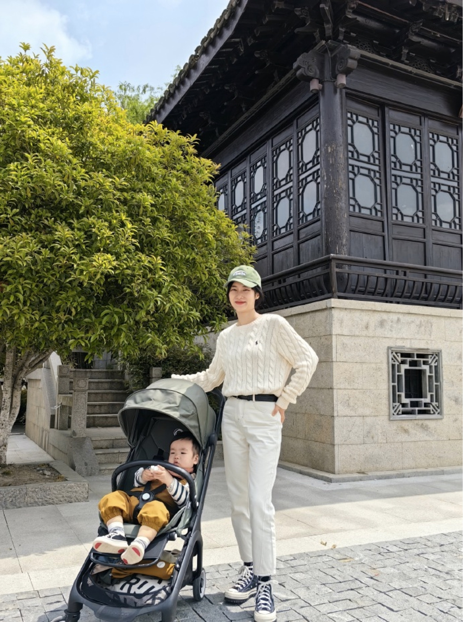 上海附近还有这么有禅意的地方哎
拍照很好看！

拍照的时候我妈问我“要拍到宝宝吗？”
我说“不用不用，要拍单独的outfit！”

结果回来一看这个小挂件出镜率依然很高 ✌️
#LTKchina #LTKasia

#LTKbaby #LTKhome #LTKfit