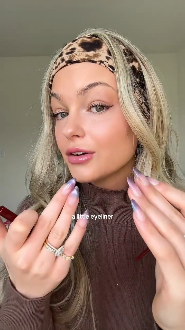 my fav way to do eyeliner (:

Makeup tutorial, makeup hacks, eyeliner, burgundy eyeliner, eyeliner for green eyes, day to night look

#LTKgrwm #LTKBeauty #LTKootd