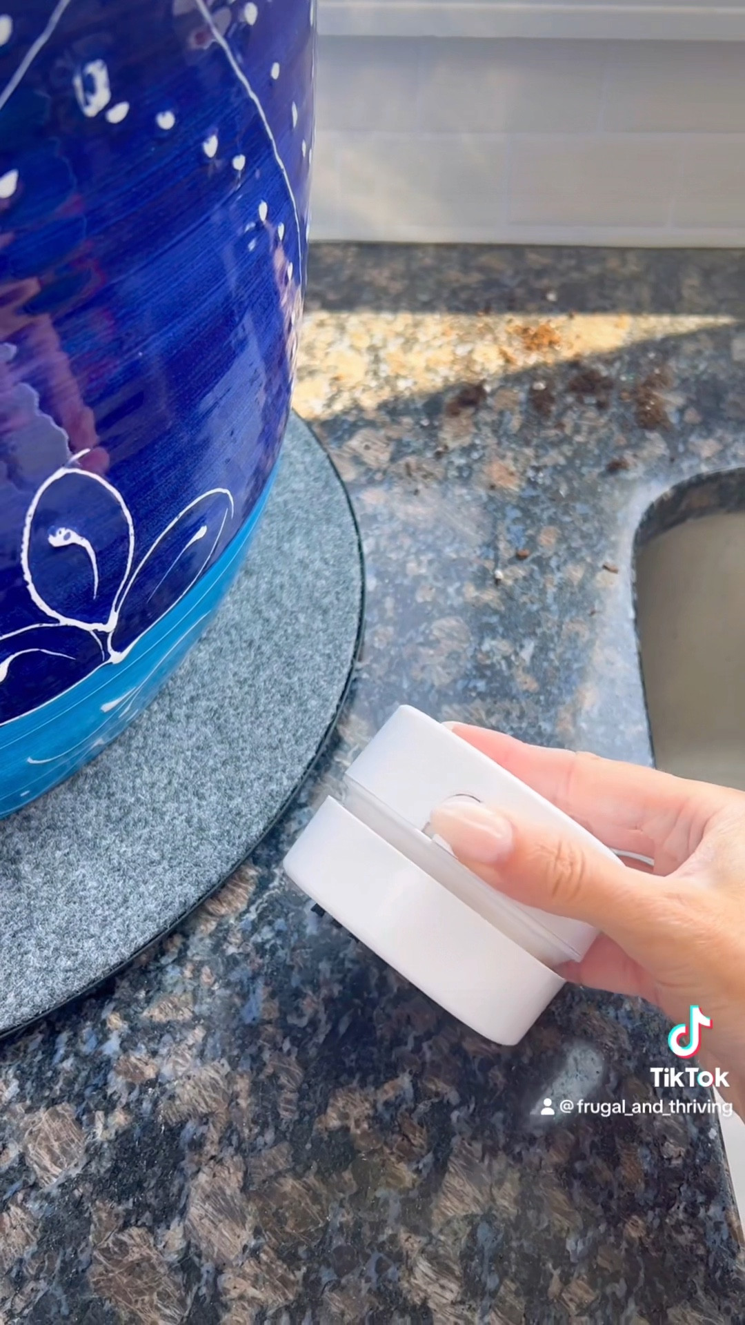 No more soil in my sink! This tabletop vacuum is amazing! I use it when im cooking too - i tend to get seasoning everywhere! Great for dorms, and classrooms (think glitter 🫣)

#tabletop #vacuum #imamess #olivertree #musthaves #artclass #school #dorm #easycleanup

#LTKFind #LTKBacktoSchool #LTKhome