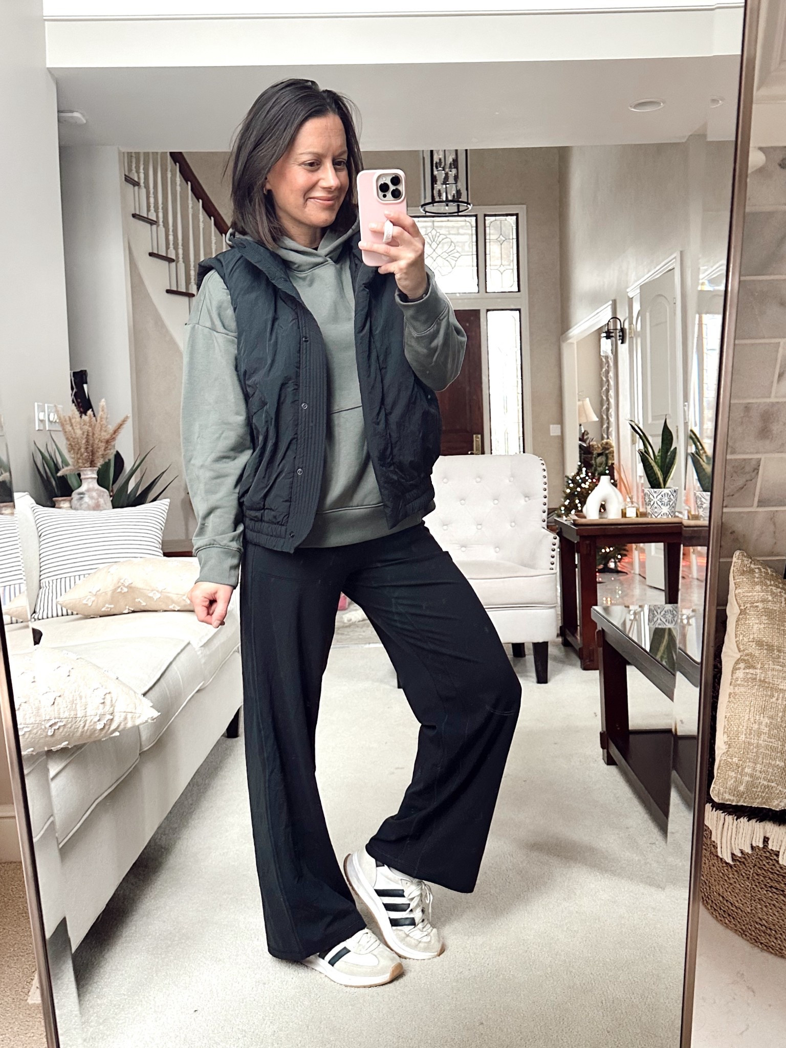 Weekend mom outfit! 



#LTKootd #LTKOver40 #LTKgrwm