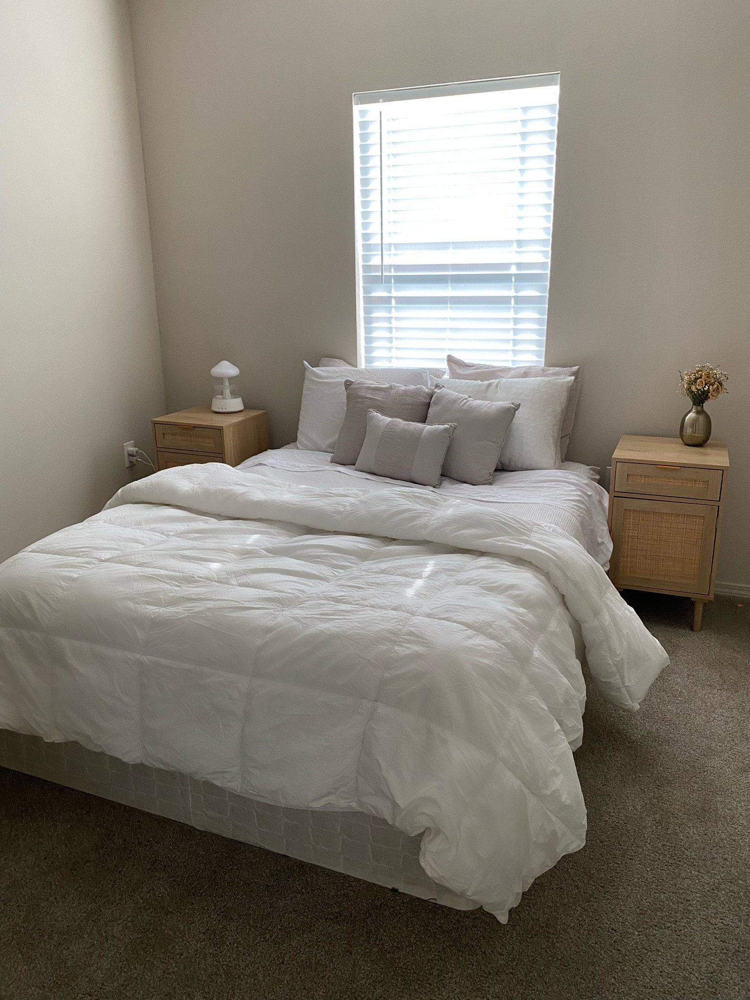 The most luxurious bedding🤍
And cutest Amazon nightstands 🤎


Home, home decor, bedding, room decor, bedroom, nightstand, Amazon finds, Dillards finds, comforter, waffle blanket, neutral bedding, neutral home 



#LTKstyletip #LTKhome #LTKMostLoved