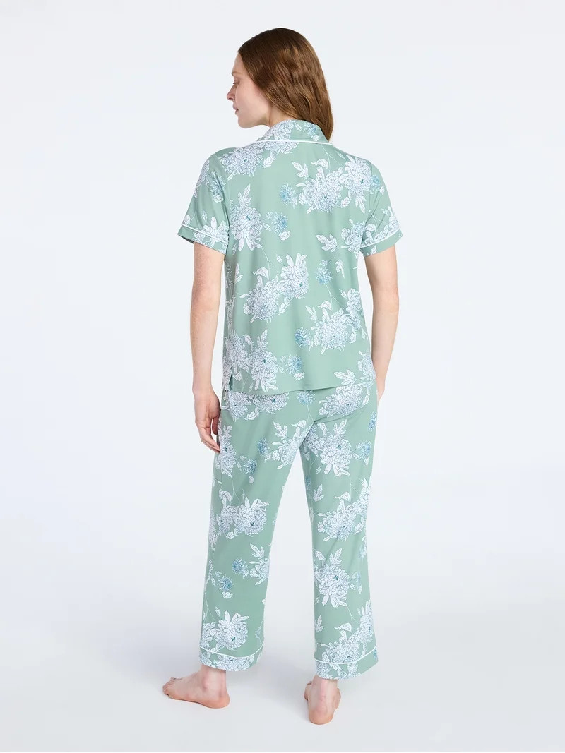 Joyspun Women's Dreamy Soft Collection Notch Collar Top and Capri Pants Pajama Set, 2-Piece, Size... | Walmart (US)