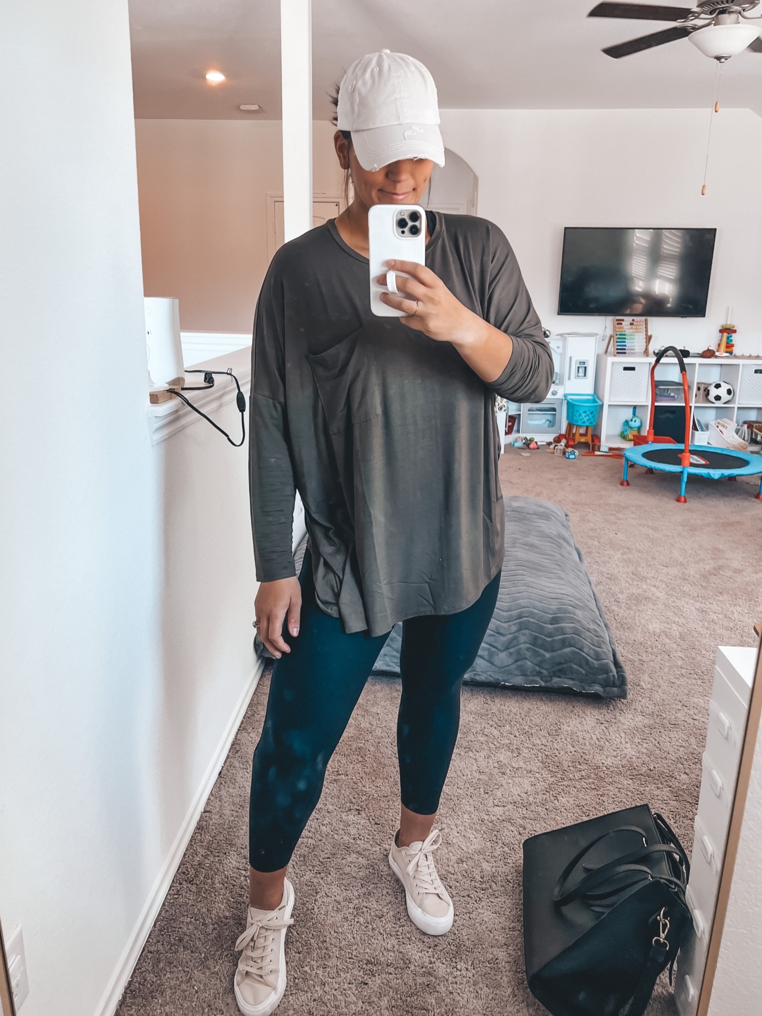 A little casual & comfy fit for this Monday 🤍

#LTKfit #LTKSeasonal #LTKcurves