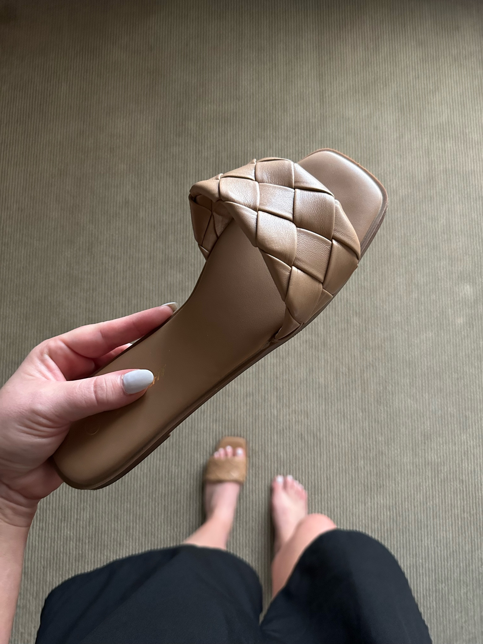 these are CUTE & comfy, only $30. true to size. 4 colors  

#LTKSeasonal #LTKFindsUnder50 #LTKShoeCrush