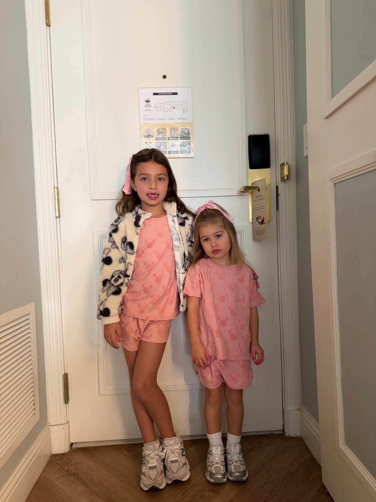 Mini short set, Minnie fleece, Minnie bows 🤍

#LTKKids #LTKSeasonal