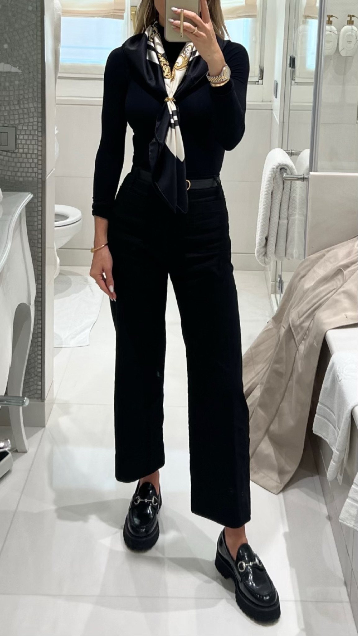 Fall in Italy 🇮🇹✨🖤

#LTKTravel #LTKStyleTip