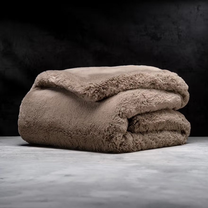 Faux Fur Blanket | LUXOME