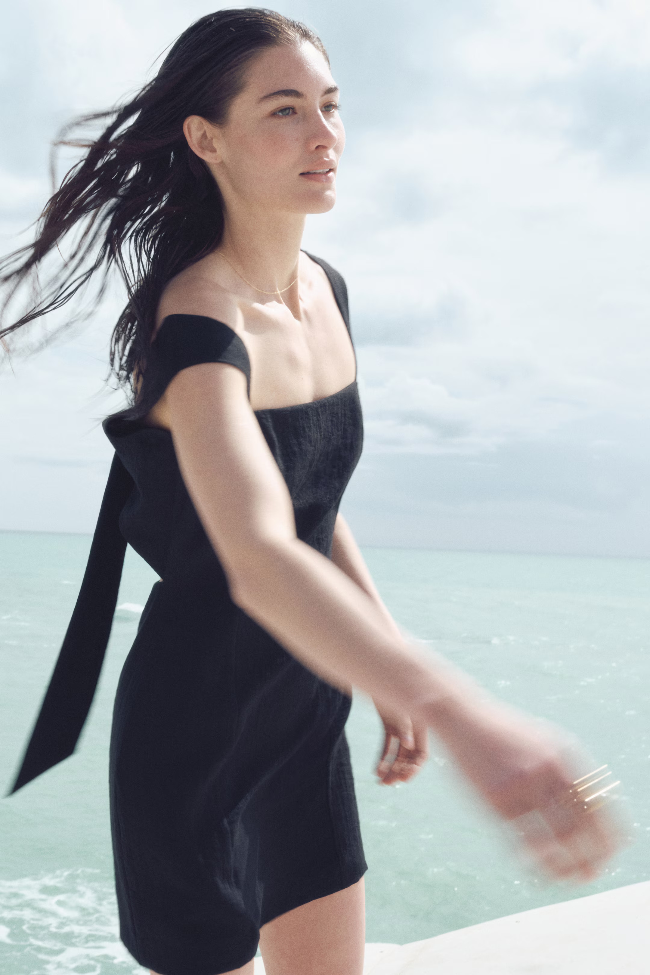 Dress with Bow at Back | H&M (US + CA)