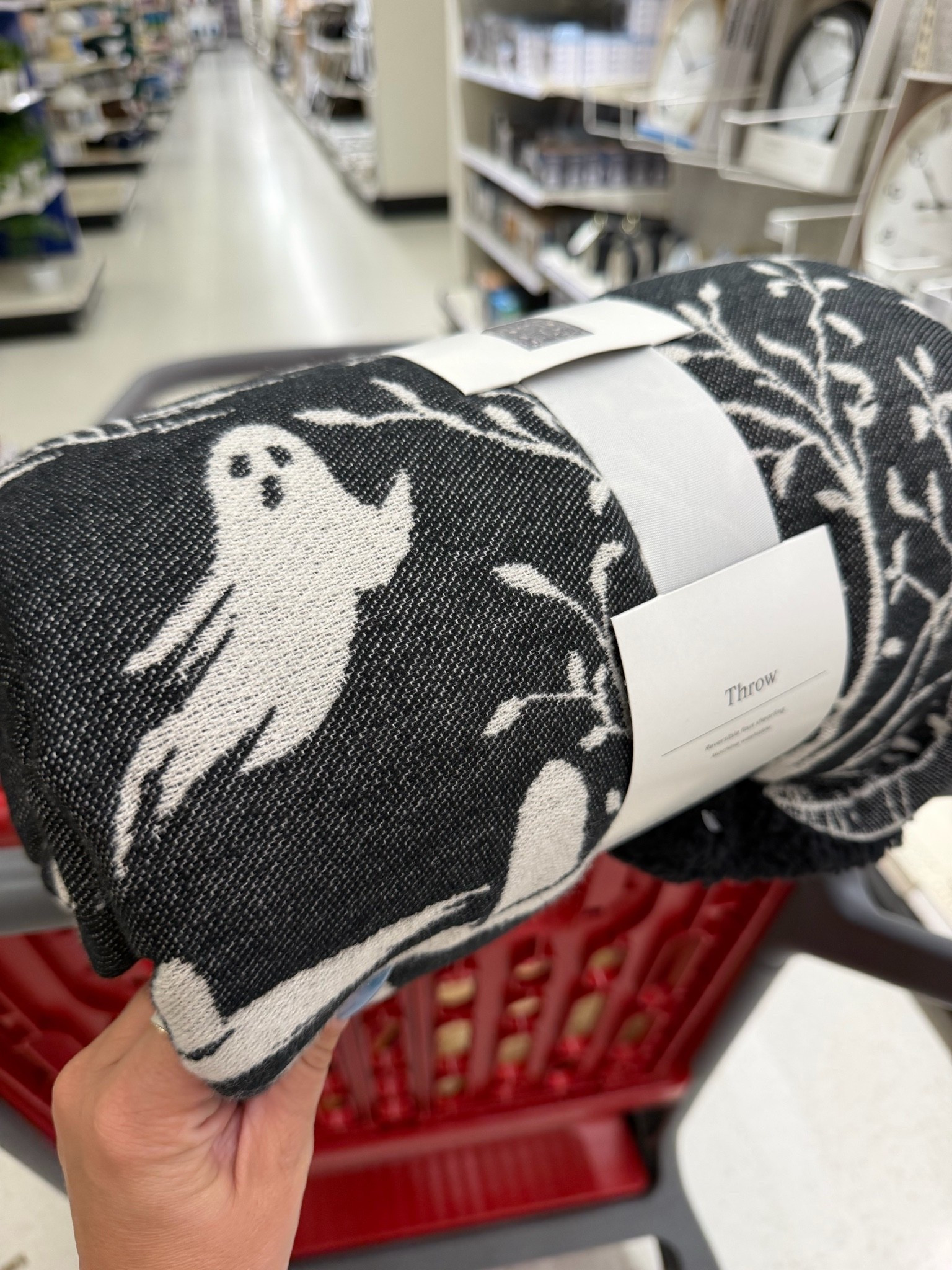 Halloween print throw blanket

#LTKdayinmylife #LTKHome #LTKSeasonal