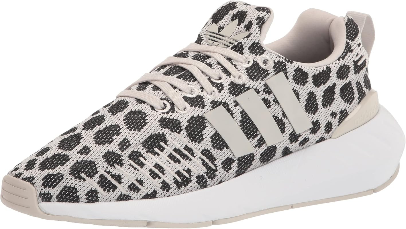 adidas Women's Swift Run 22 Sneaker | Amazon (US)