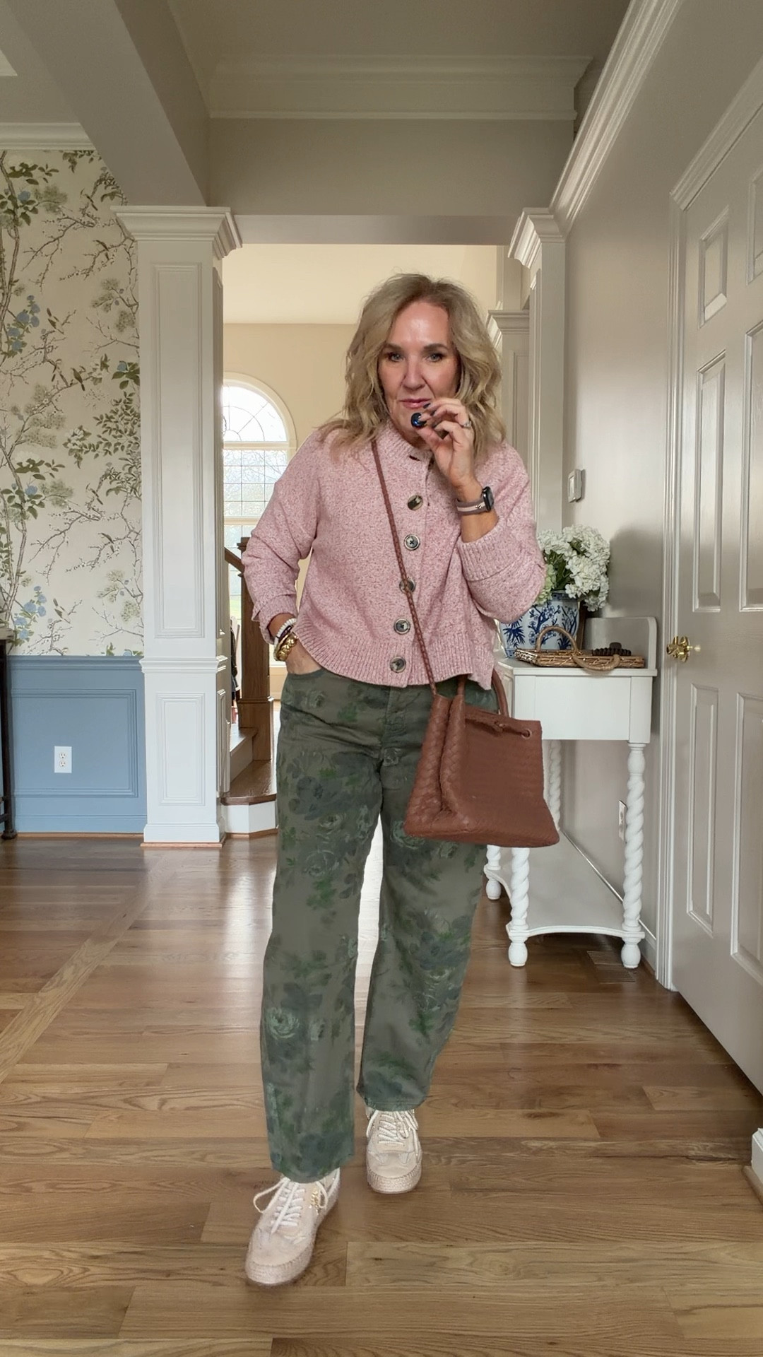 6 more ways to style these floral barrel jeans

But really? They’re just some great tops that will go with your denim or other casual pants. Of any color! These are all neutrals.
Sizing below
Floral jeans size 29
White top size medium (pretty sheer you’re going to need a cami)
Knit blazer size medium and its oversized
Linking a few graphic tees but go looking in your closet! Thinking vacation tee, concert t-shirt, etc.
Pink sweater size medium
Neutral peplum size medium found on amazon as the anthro version is soldout
Blazer size medium (50% off and this is a really nice oversized blazer)
White blouse 1.0
Quilted Denim jacket medium

#LTKSaleAlert #LTKOver40 #LTKPetite