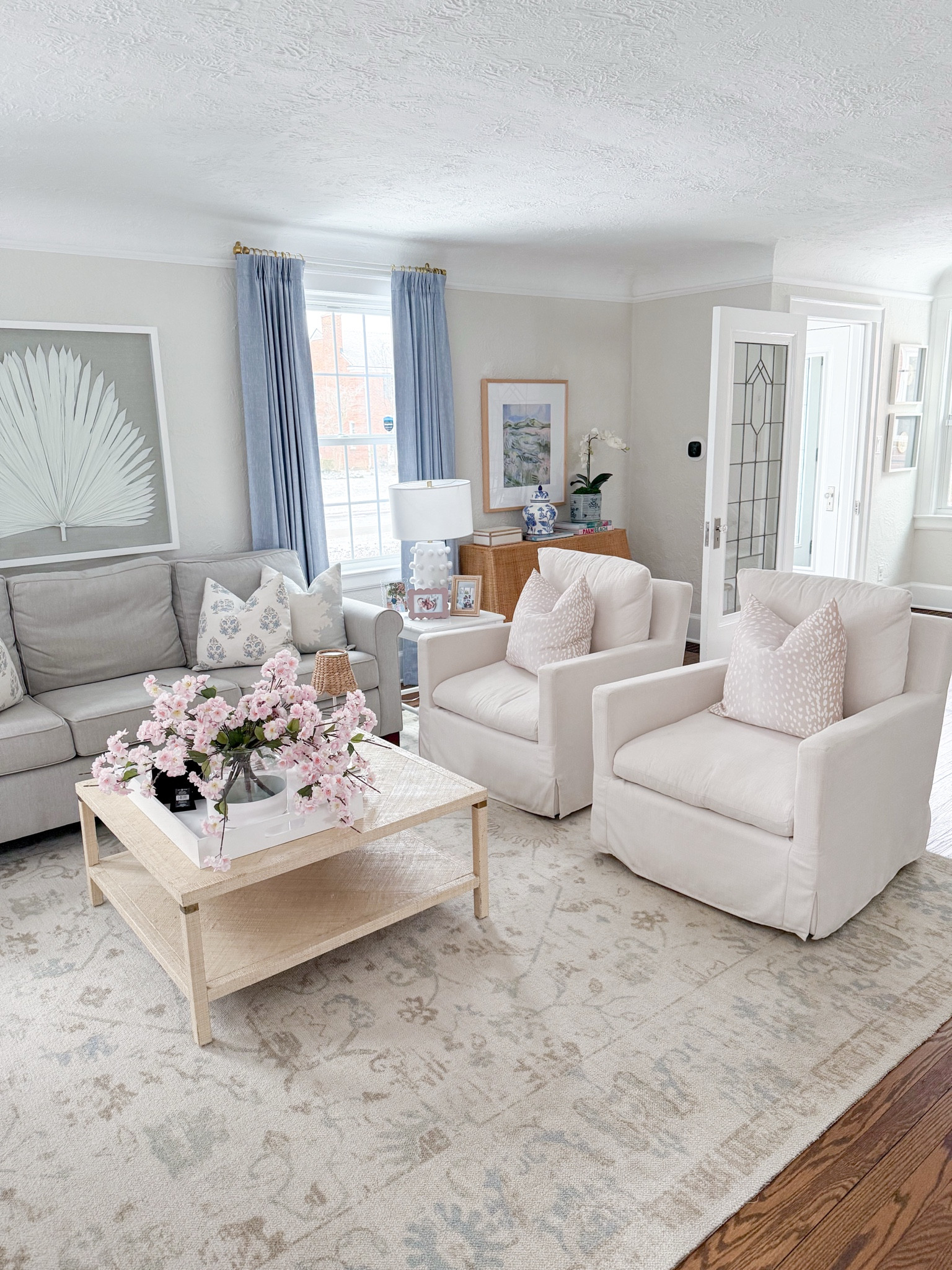 Affordable living room home decor 

#LTKHome #LTKFindsUnder100