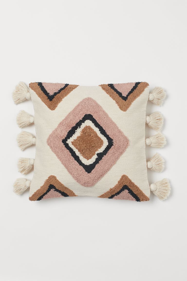 Cushion cover in jacquard-weave cotton fabric with a pattern in short pile. Large tassels at two ... | H&M (US + CA)