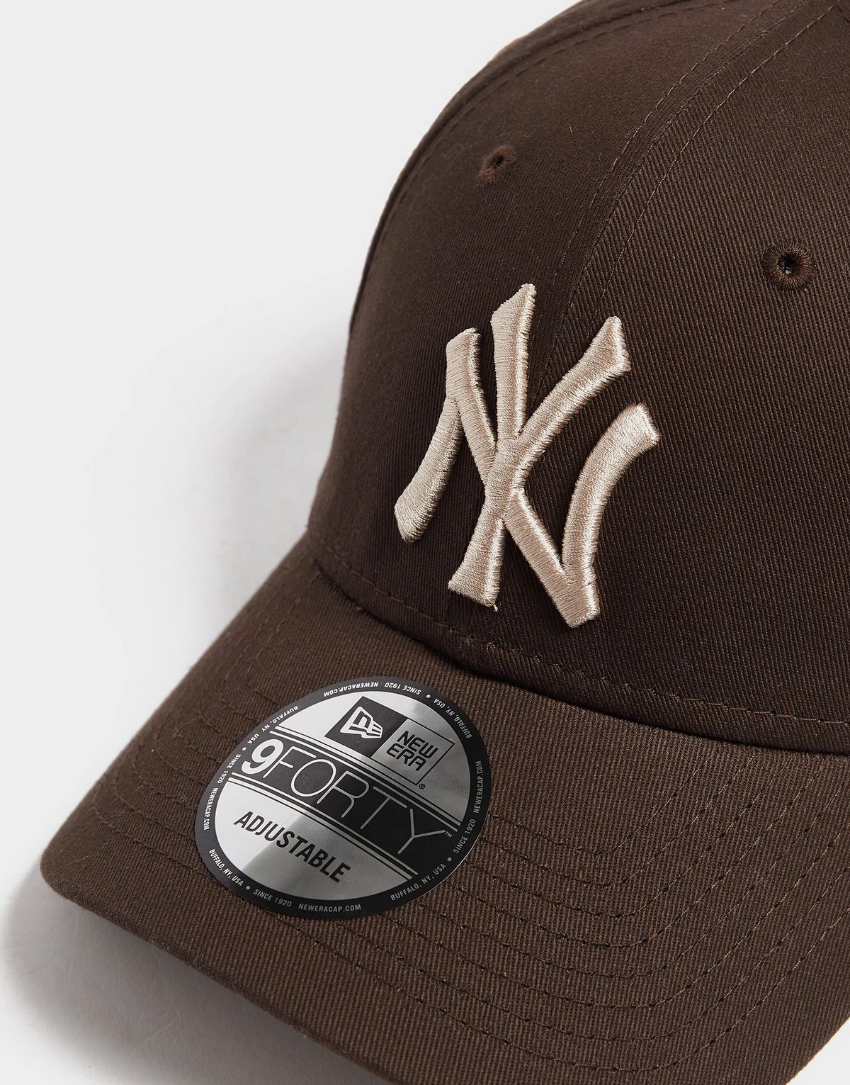 Buy Brown New Era MLB New York Yankees 9FORTY Essentials Cap | JD Sports (UK)