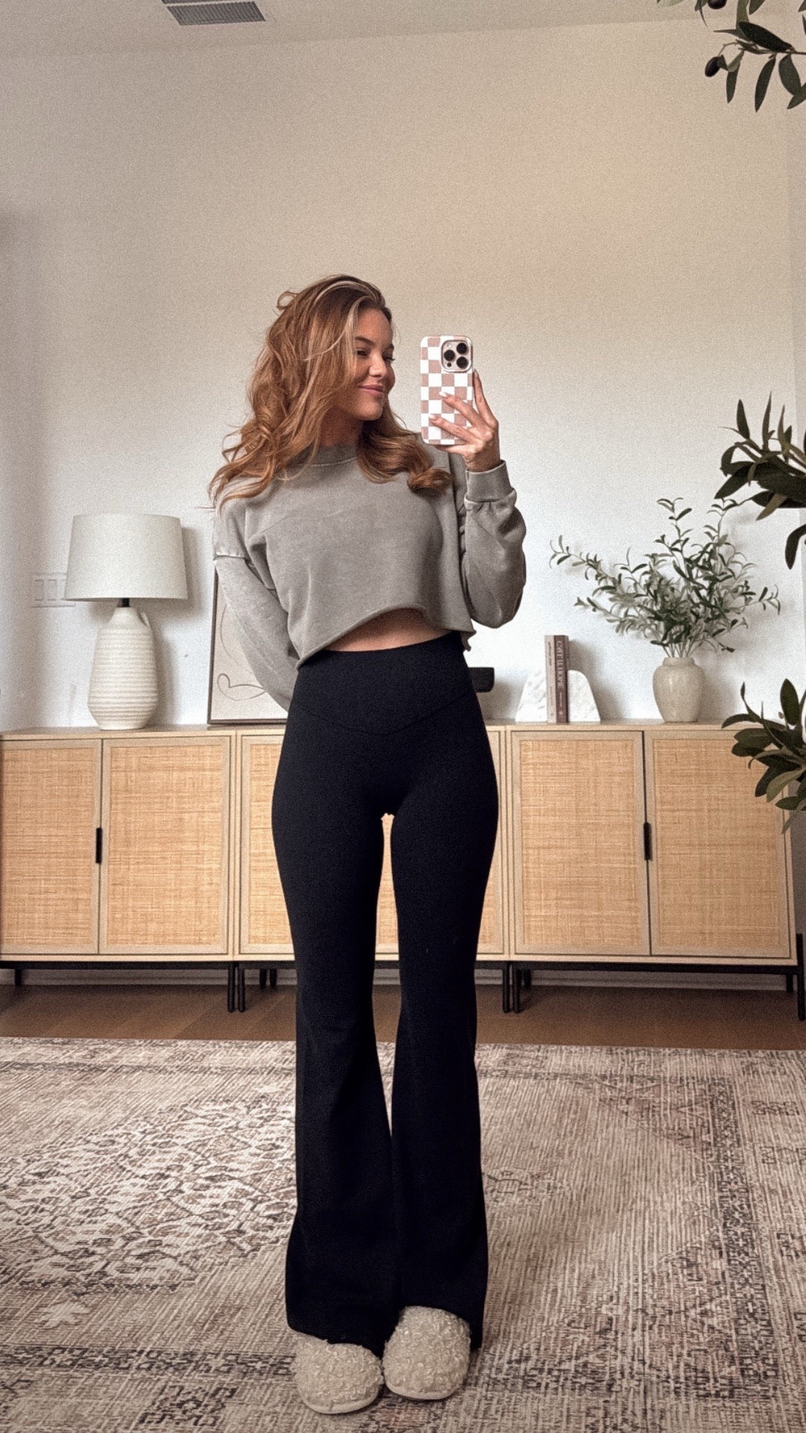 cute & comfy! top: small // flare leggings: xs // slipper: tts

amazon, comfy mom outfit, casual looks, michele jaliene 