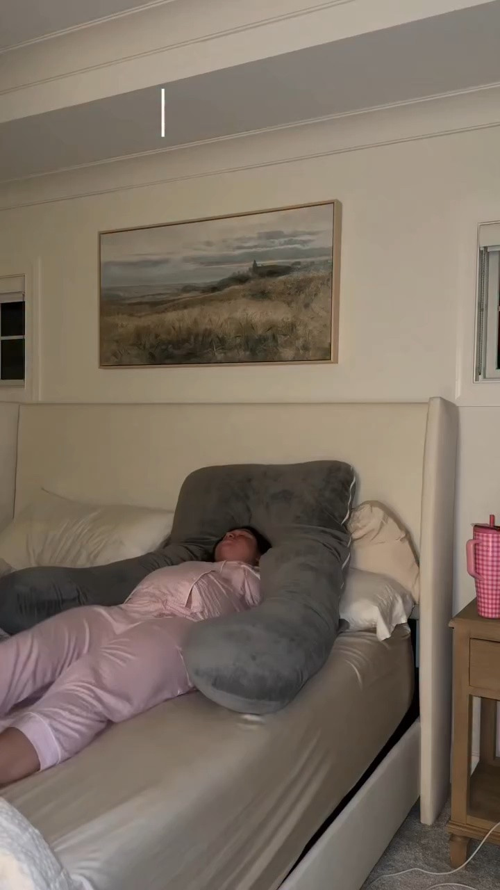 Me saying hey take it easy on the new guy but then also not letting the new guy take it easy lol 🙏🏼🙏🏼 #morningvlog #pregnantmorningroutine

#LTKBump #LTKdayinmylife #LTKBaby