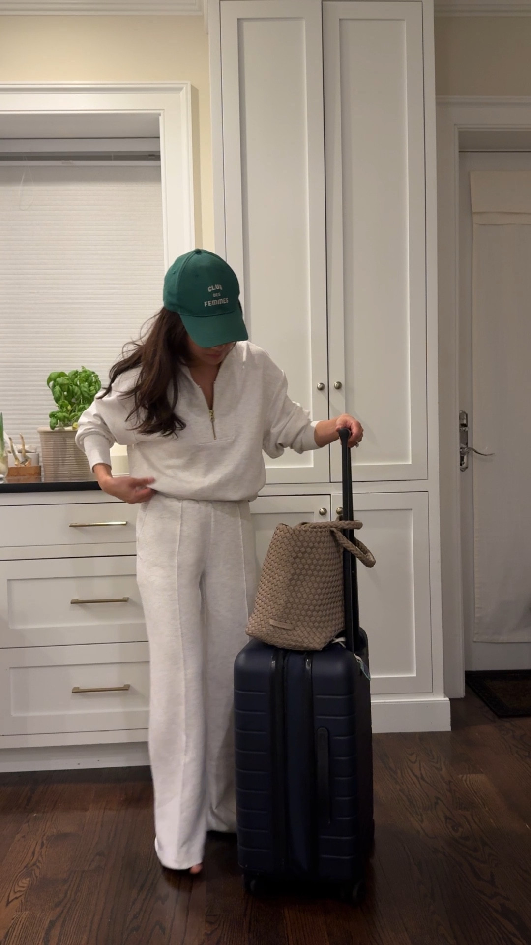 Size info below! Restocked: Luxe lounge pants in shorter inseam! 

• Varley wide leg pants 28" inseam xxs, sleek, elevated, soft and comfortable
• Davidson woven sweatshirt in ivory marl xxs, double soft material is the best and worth it IMO. 
• For another Petite friendly pullover I also like and own the Hawley in navy
• new balance 9060 sneakers kids size 4, fits like a women’s 5.5/6 these are so comfy! With a chunkier higher sole so my pants don’t drag on the ground
• BP sunglasses

Athleisure outfit, travel outfit, petite friendly