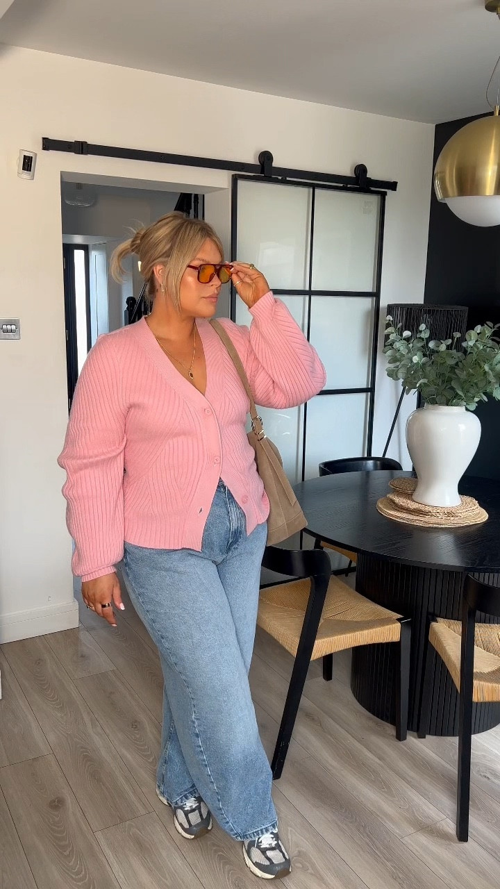 OOTD. Mum style. Casual style. Curve jeans. Curve fashion. Size 18. Pink cardigan. Post Partum style. New balance 530. Over 35 fashion. 

#LTKcurves #LTKstyletip #LTKuk