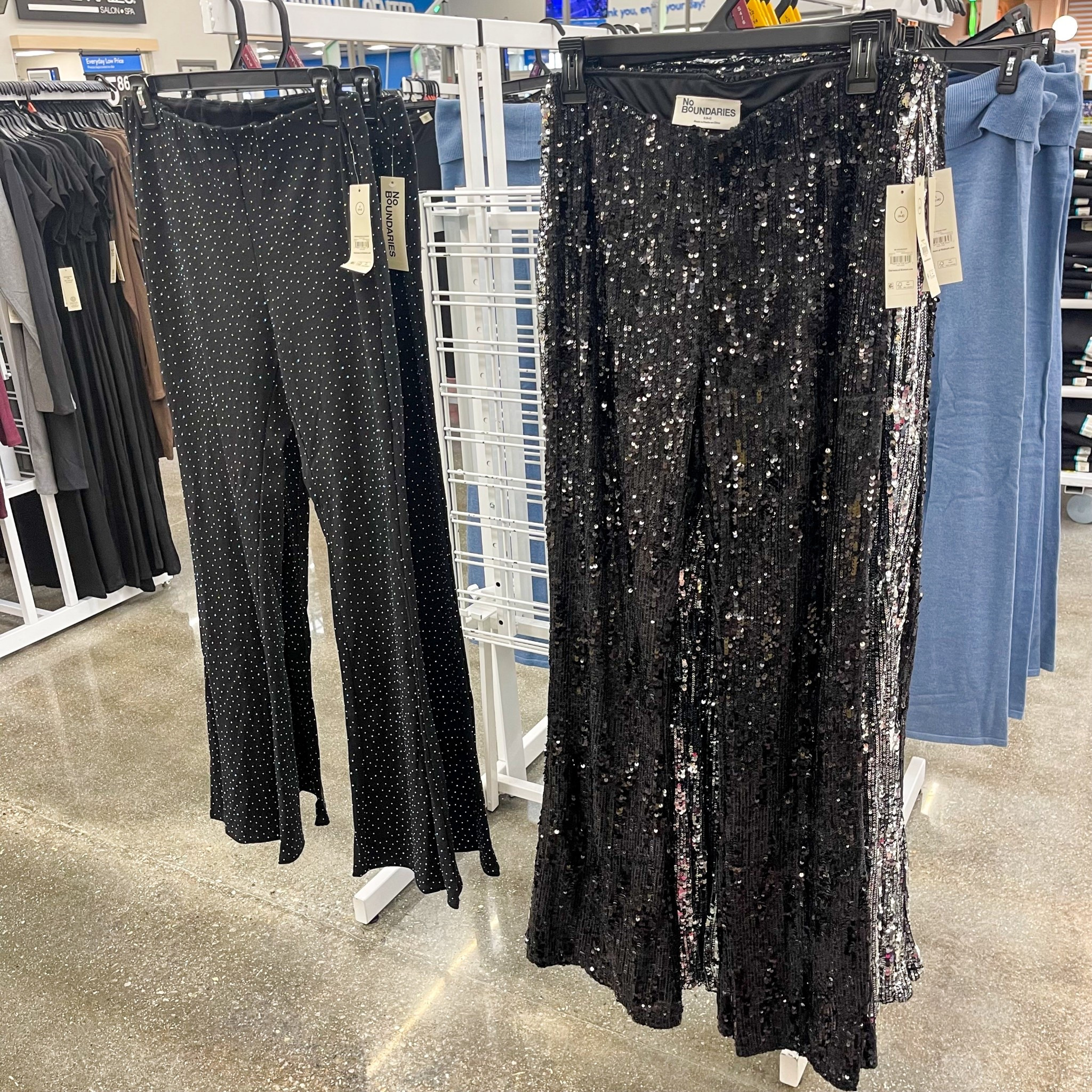 Do you get dressed up for the holidays? We don’t but I’m obsessed with these sequin pants from the No Boundaries line at Walmart and need a place to wear them!

#walmart
#walmartfashion
#holidaylook
#noboundaries 

#LTKootd #LTKHoliday