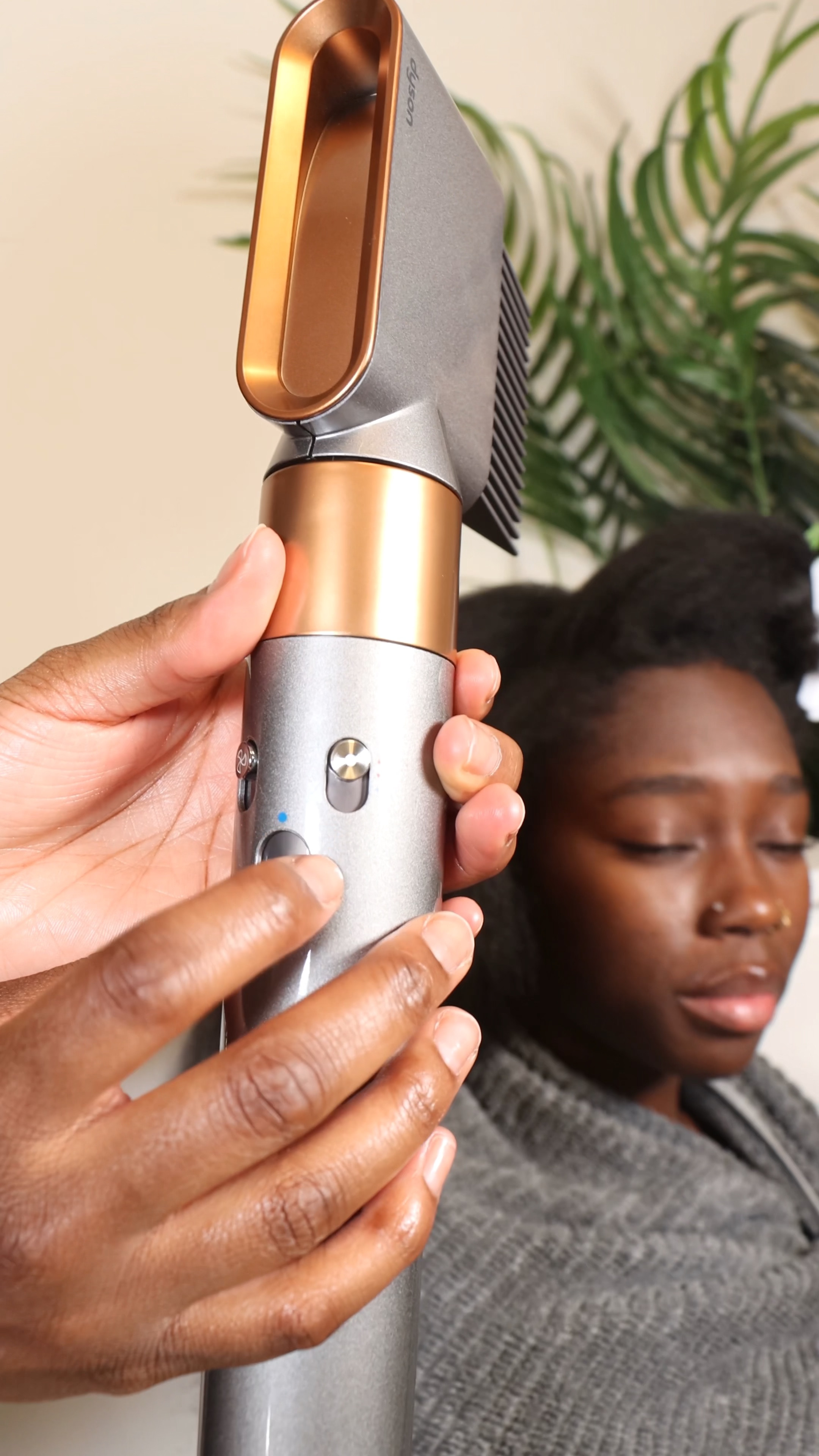 Trying out the Dyson Airwrap on my sister’s Type 4 hair 👀

#LTKstyletip #LTKVideo