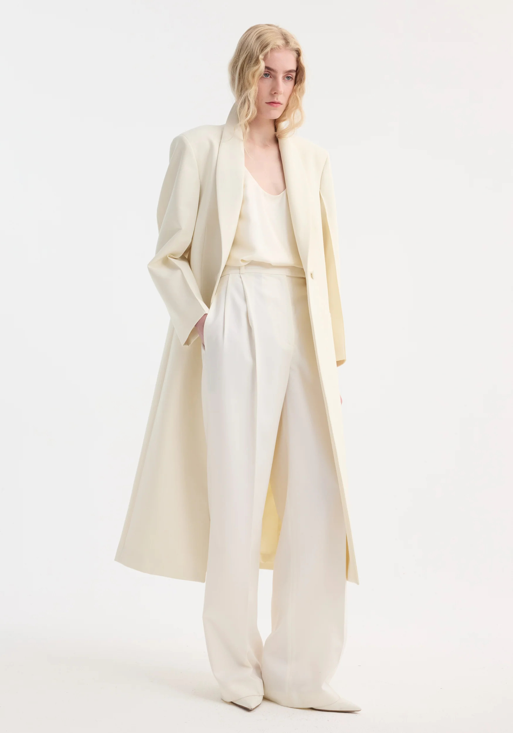 signature opera coat | ivory | Rohe