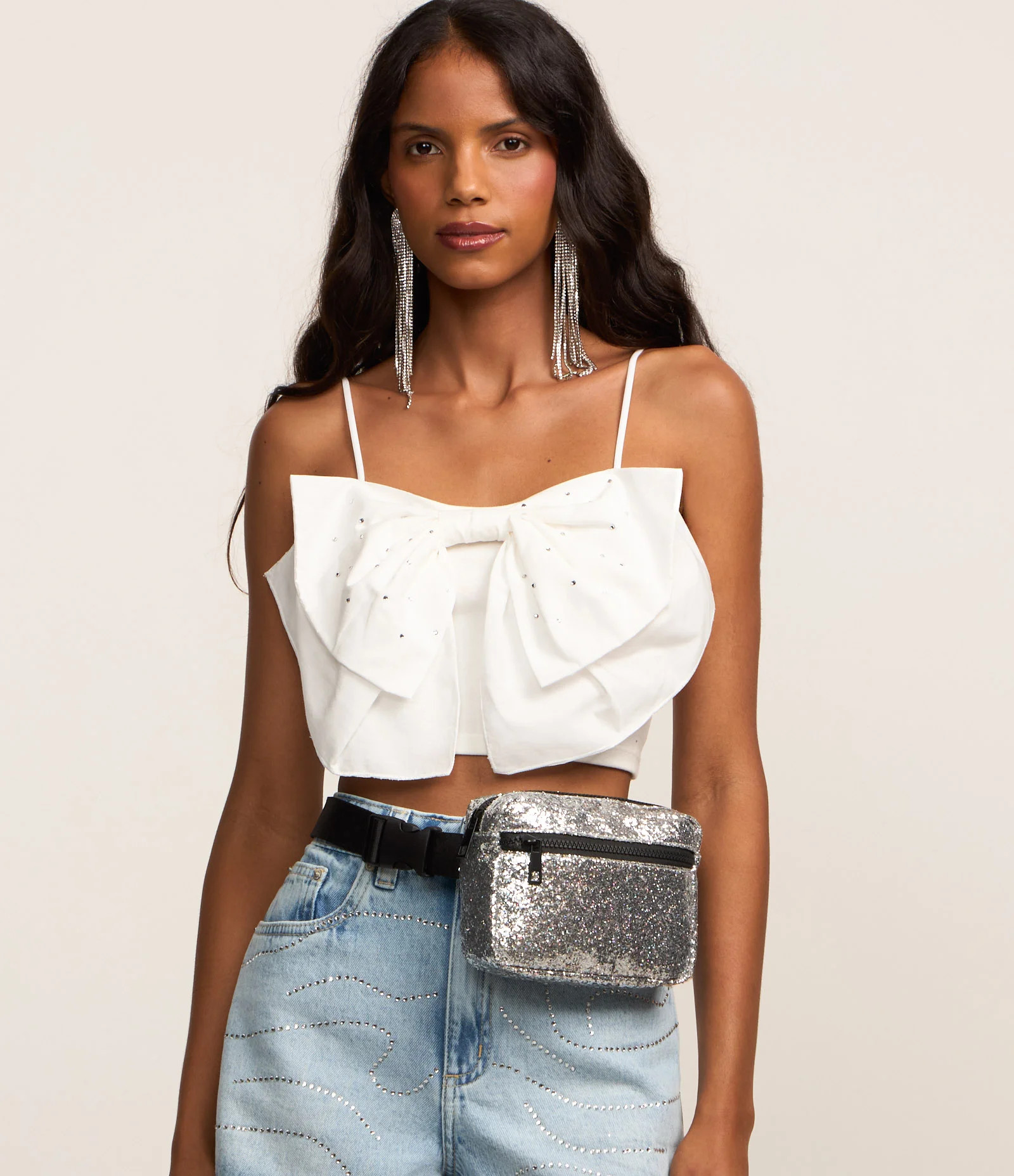 Pochete Pequena com Glitter Bolso Frontal e Alça com Gorgorão Preto - Lojas Renner | Renner (BR)