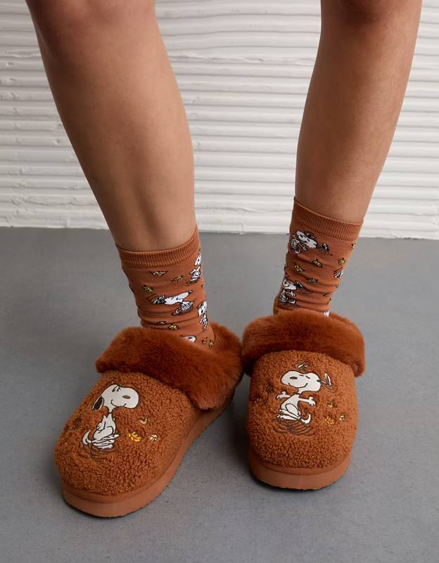 AE Snoopy Fall Scuff Slipper | American Eagle Outfitters (US & CA)
