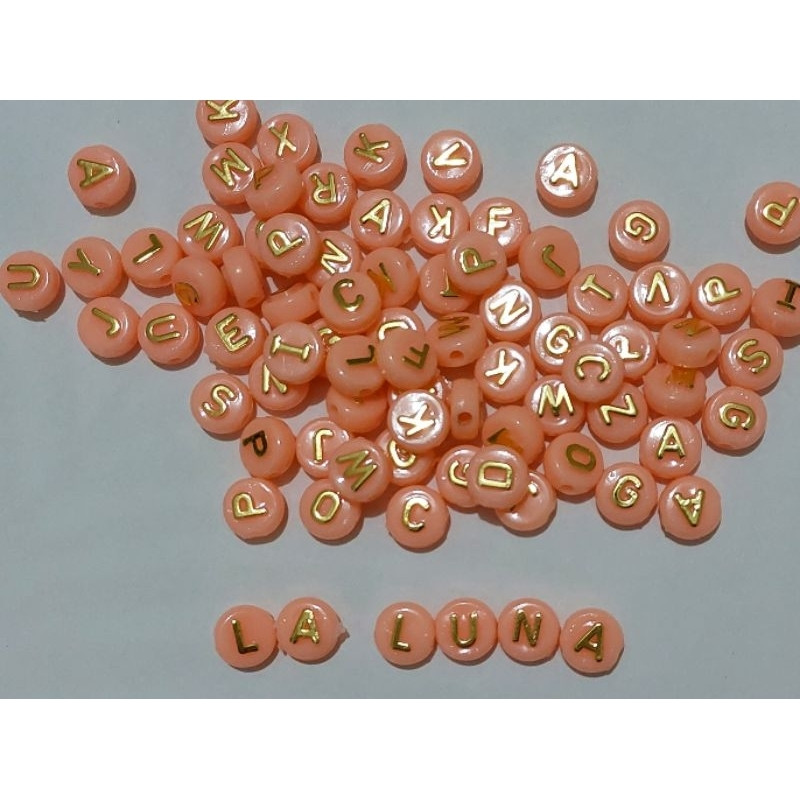 Miçanga Redonda 10mm Rosa Claro com letra em Dourado - 75 unidades | Shopee (BR)