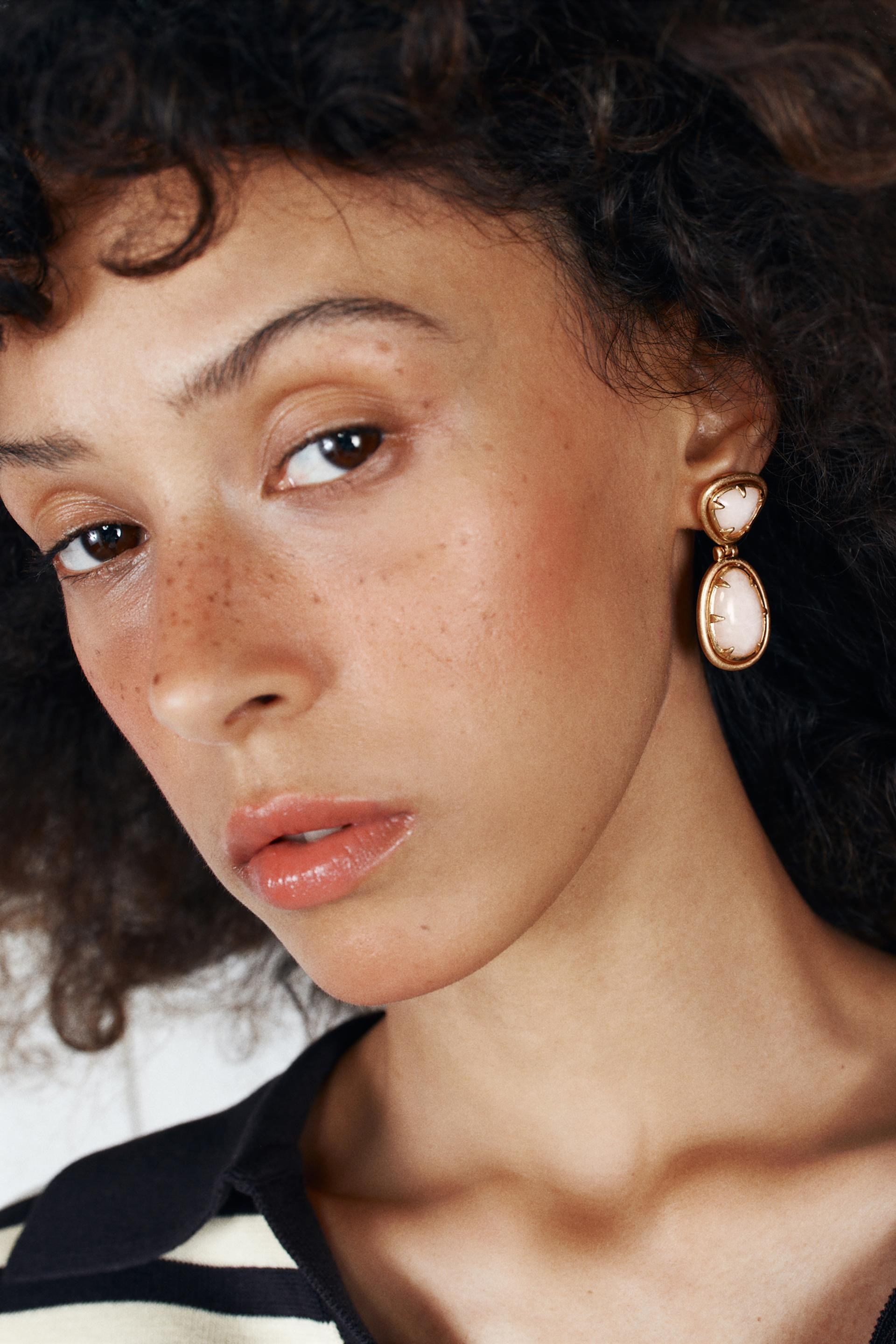 Zara - Shiny Stone Earrings - Anthracite Grey - M - Woman | Zara US
