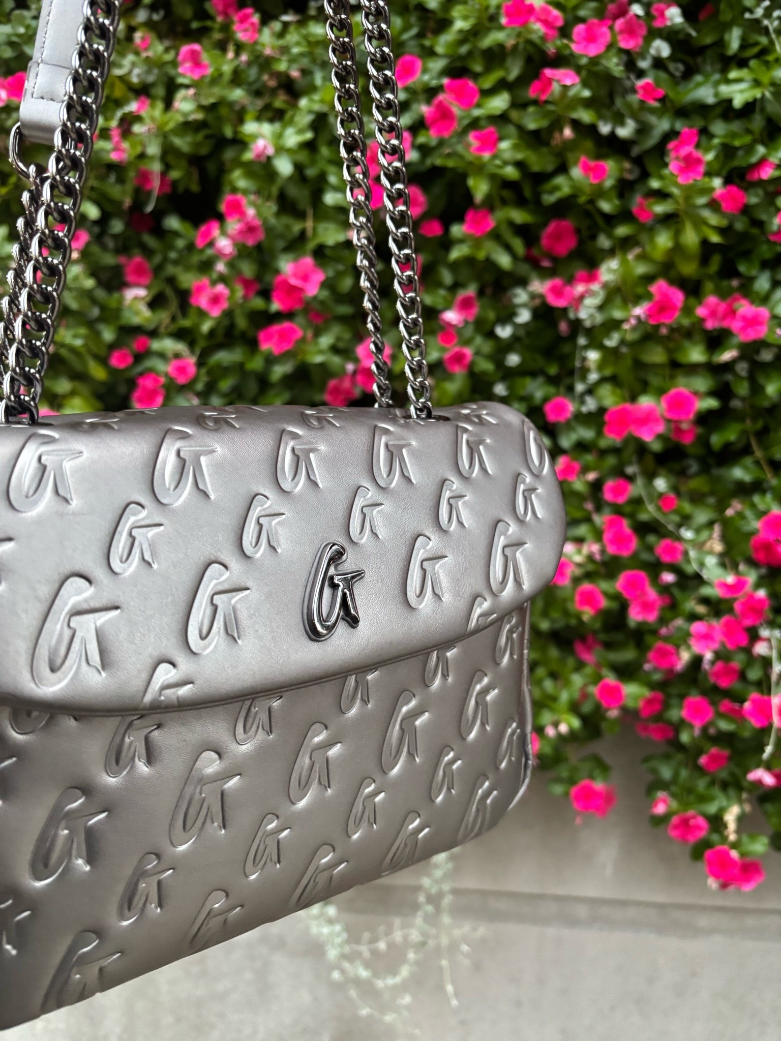A good everyday bag should make getting dressed feel EASY. 

This bag instantly gives luxury energy without needing a complicated outfit, which is probably why I keep reaching for it over and over again.

The perfect everyday shoulder bag for brunch, work, date night, weddings, girls’ nights, vacations, and those “I still want to look put together” moments.

I also love that the silver hardware makes it feel a little more elevated and fashion forward while still staying neutral enough to wear with everything.

The kind of bag that quietly makes an outfit look more expensive.

And honestly? Finding an everyday bag that feels stylish, versatile, and luxury-inspired without the hefty designer price tag is harder than it should be.

Linking this one because if you’ve been searching for the perfect shoulder bag or an affordable luxury everyday purse… this is SUCH a good one.