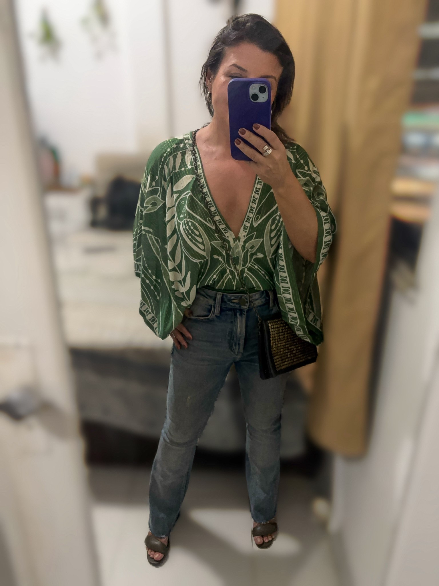 Um body com decote com calça jeans para um look bojo despojado 

#LTKdicadeestilo #LTKlookdetrabalho #LTKbrasil