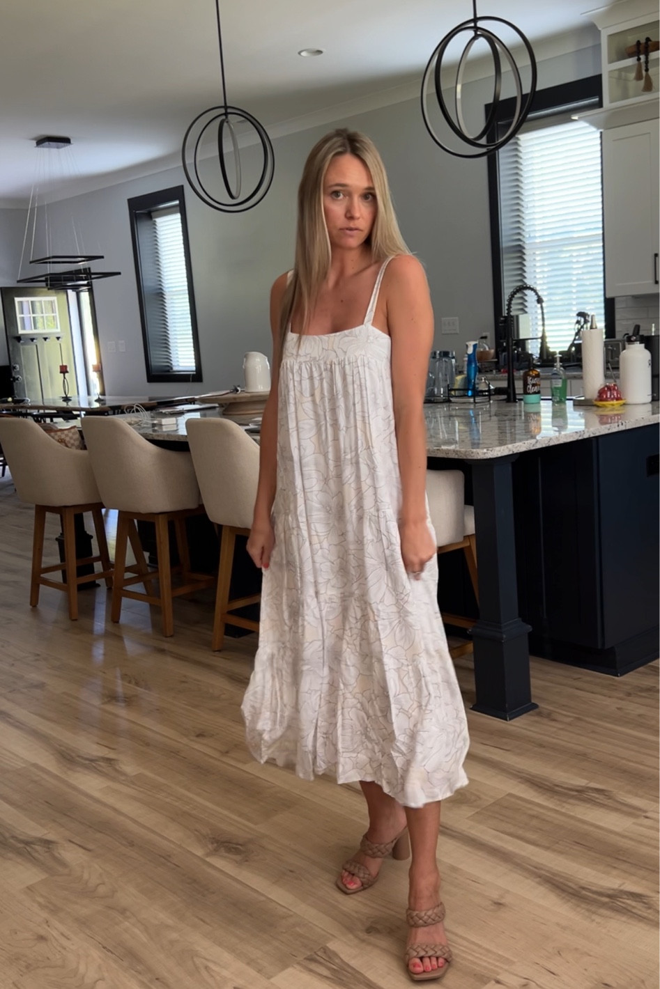 Size small. Super lightweight and perfect for summer! #summerdress #beach #summerdatenight #vacationdress

#LTKFindsUnder100