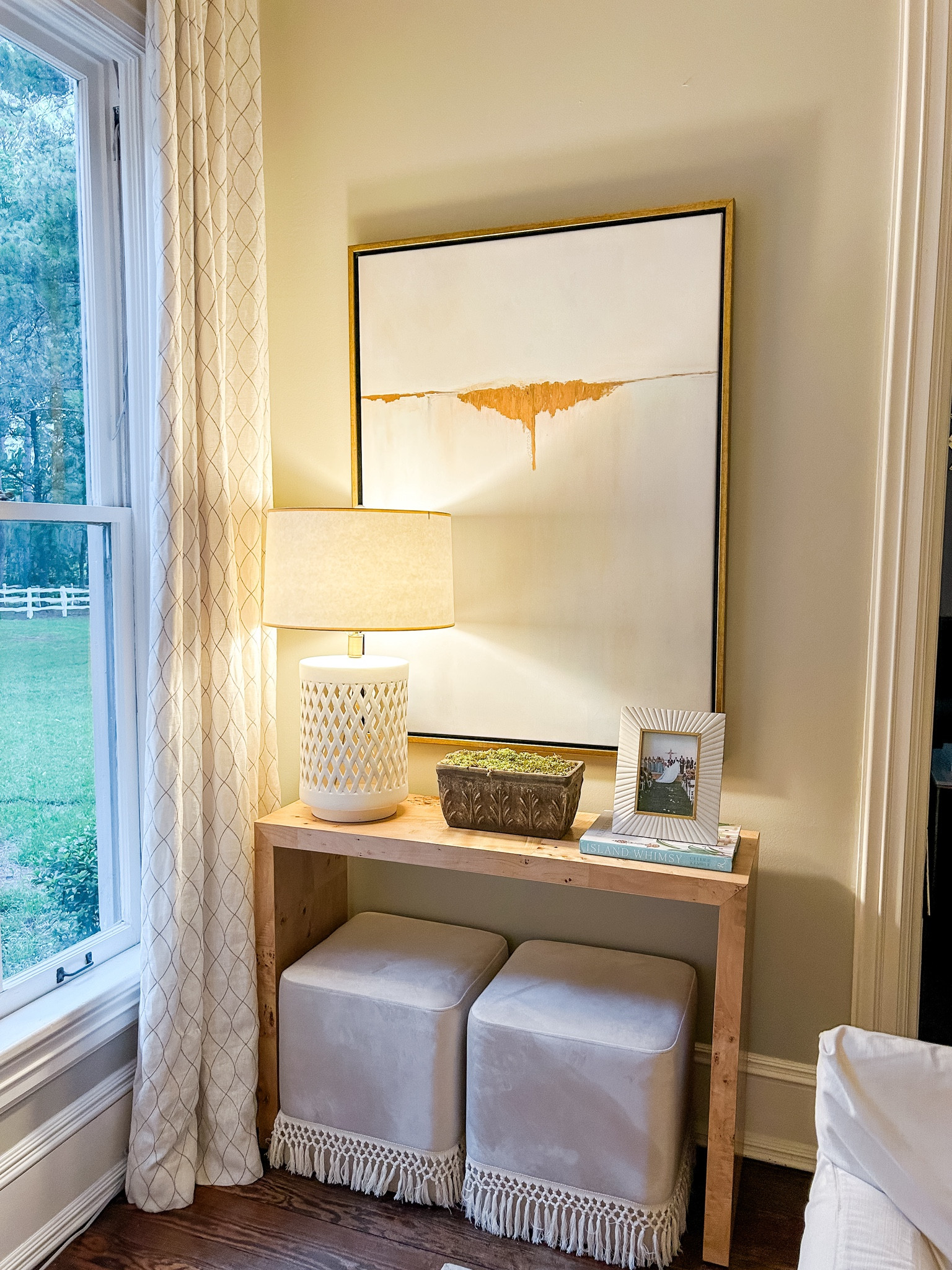 Burl wood entry table 

#LTKSaleAlert #LTKHome #LTKStyleTip