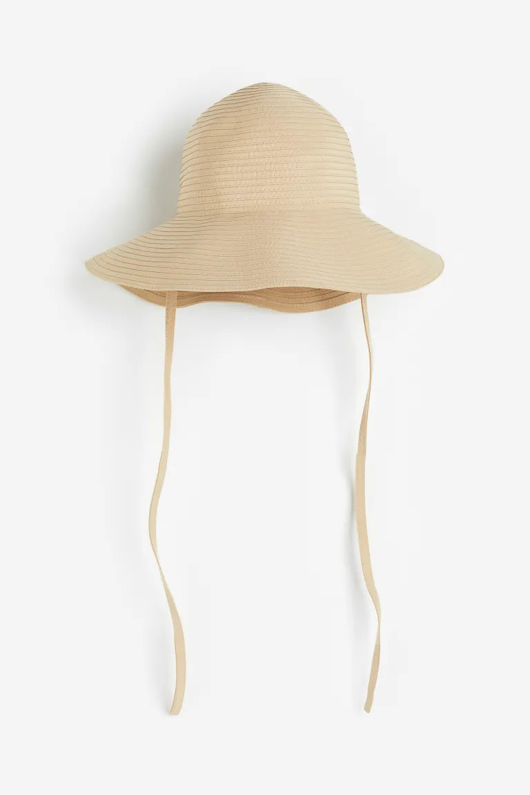 Sun hat with tie straps | H&M (DE, AT, CH, NL, FI)