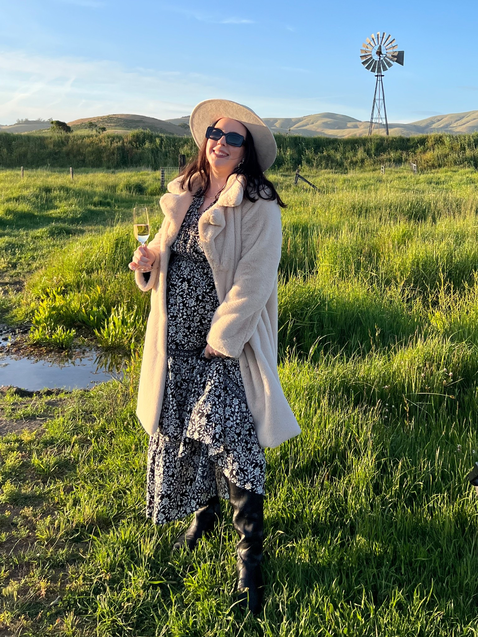 Ranch outfit / horseshoe earrings / black sunglasses / gold paper clip necklace  

#LTKSaleAlert #LTKStyleTip #LTKMidsize