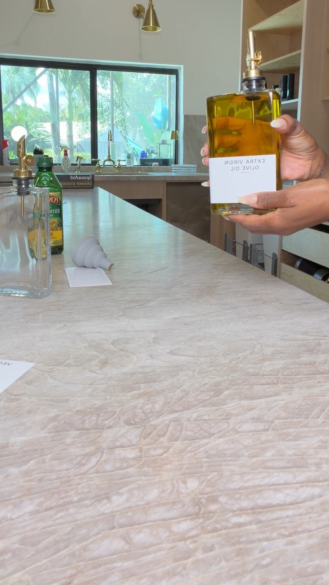 Scroll to shop! ✨ Everything for my organized kitchen is linked below. 👇🏽

Color: Clear/Gold

Desliza para comprar. ✨ Todo para mi cocina organizada está enlazado abajo. 👇🏽

Color: Transparente/Dorado

📲 Download the free LTK app & follow me @kirasfashionfinds to shop all my daily finds

#LTKvlog #LTKHome #LTKdayinmylife