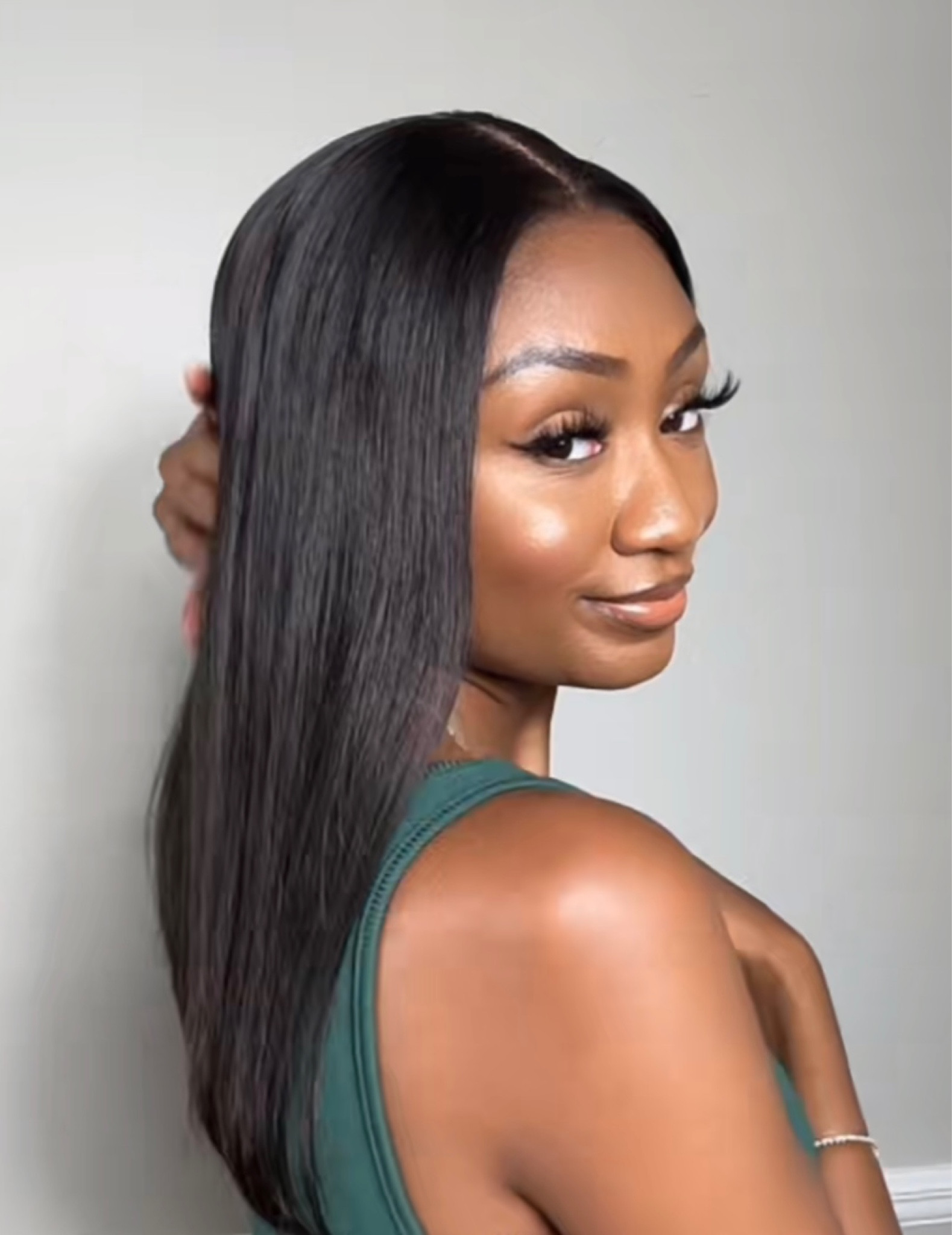 Who doesn’t love a long bob?! Shein Wear & Go unit, 6x4, Length 14”.