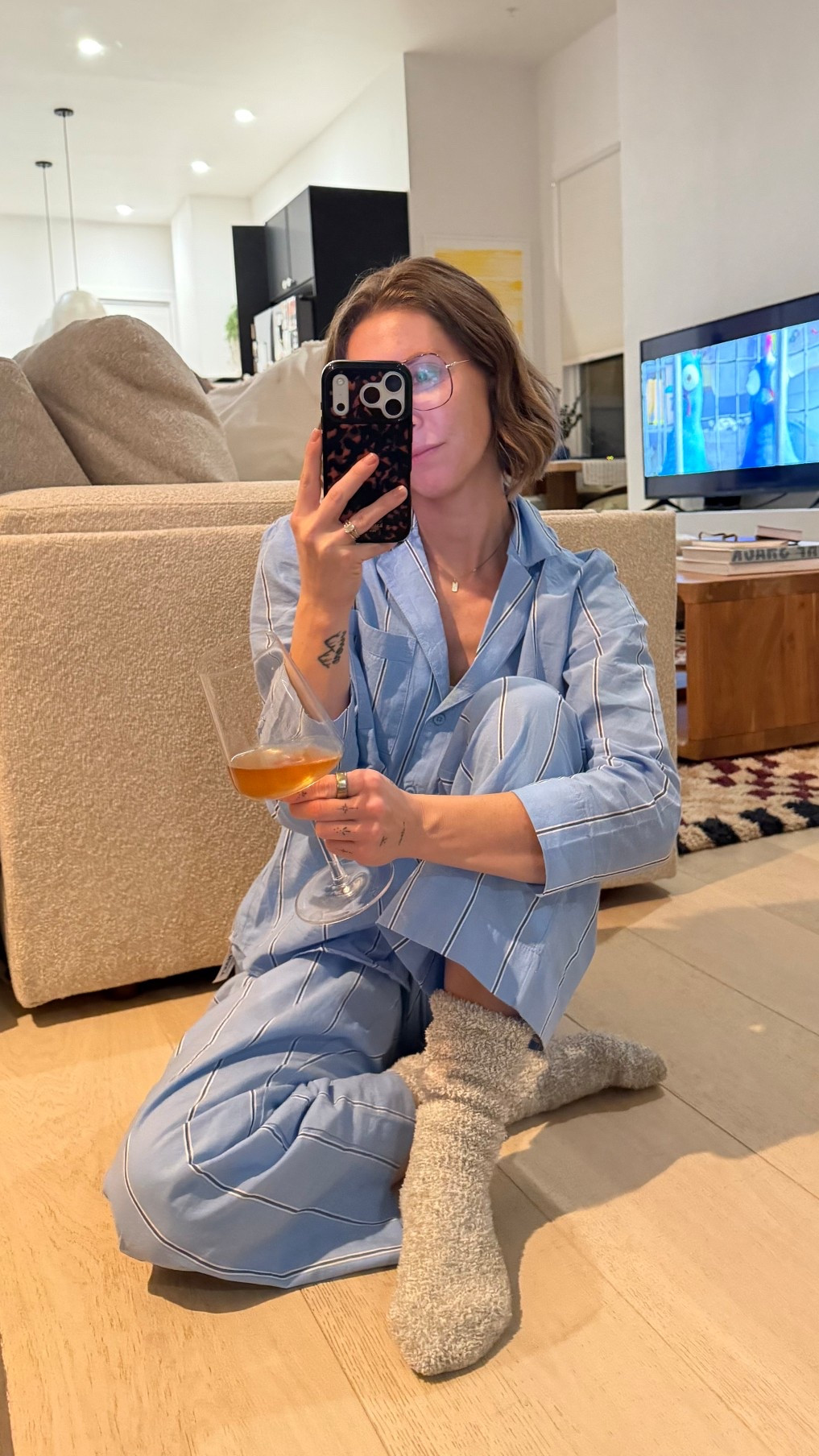 cozy spring pajamas, poplin pajamas, lightweight cotton pajamas, breathable sleepwear, spring pajama set, crisp poplin pajama set, chic sleepwear for women, comfortable yet polished pajamas, airy cotton pajama set, warm weather pajamas, elevated loungewear for sleep, soft neutral pajamas, classic pajama set, mom friendly sleepwear, timeless sleep essentials, relaxed fit pajamas, everyday cozy sleepwear