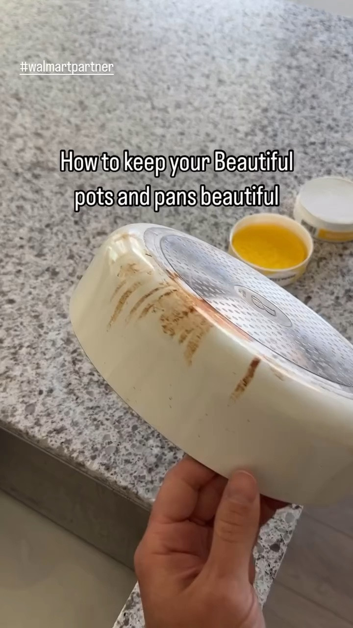 I’ve tried them all. Magic eraser, pink stuff, you name it. This stuff takes the cake!!
#walmartpartner #walmarthome @walmart 