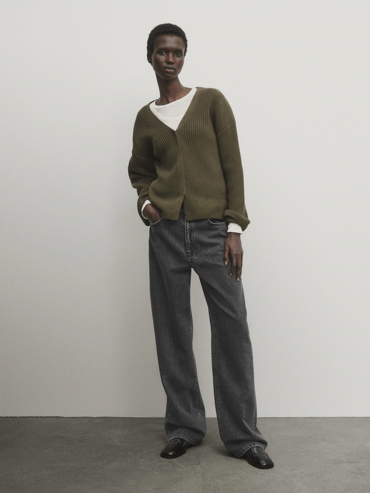 Purl knit V-neck sweater with front detail | Massimo Dutti UK