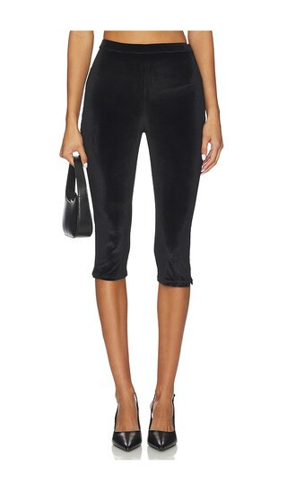 Azeeza Shreya Velvet Capri in Black. - size XS | Revolve Clothing (Global)
