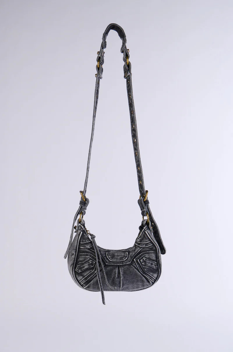 NEVER WASHED OUT PURSE | AKIRA