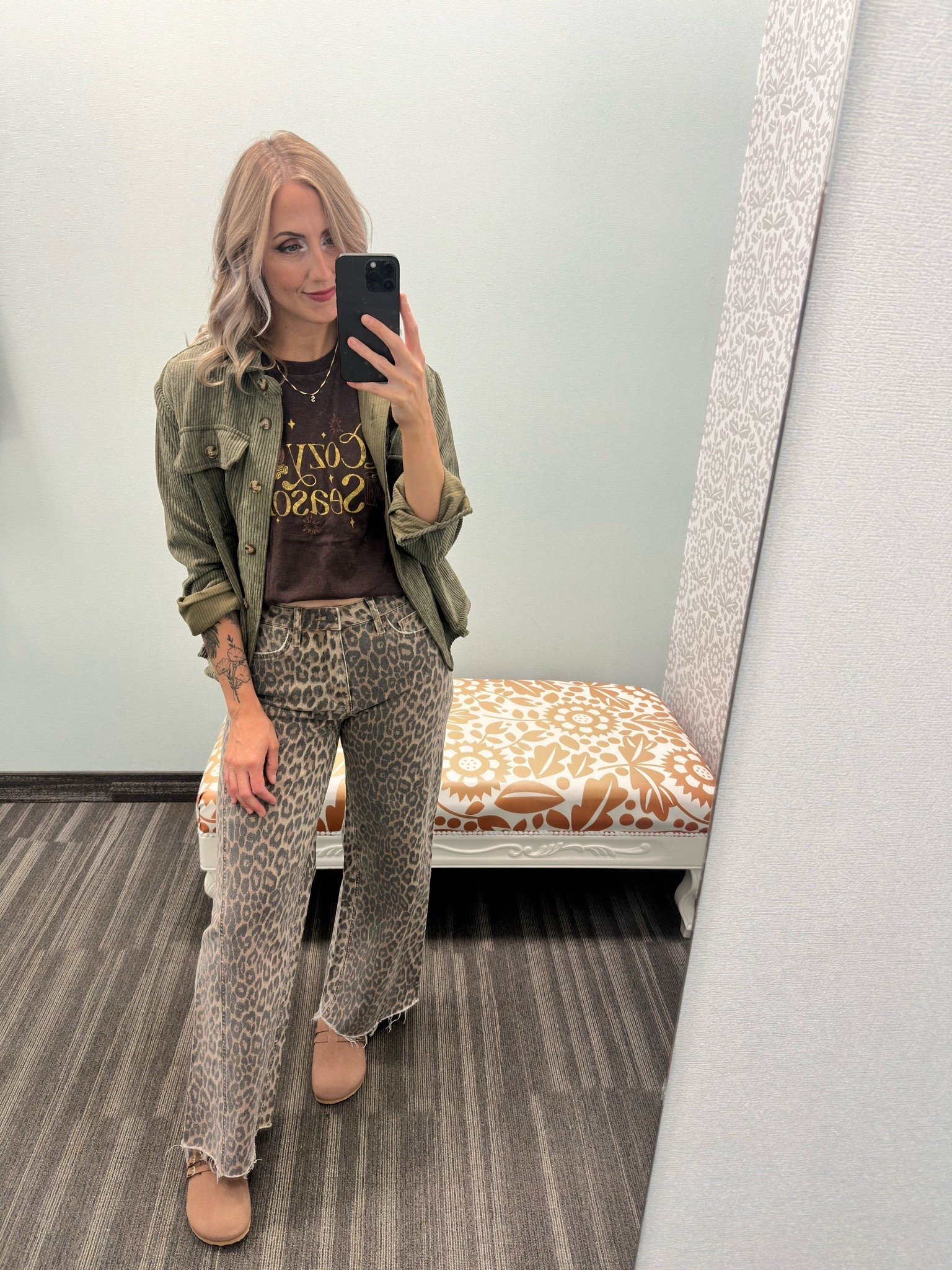 Wearing 27 in jeans  and small in tops. Can’t link graphic tee

#LTKgrwm #LTKootd #LTKSaleAlert