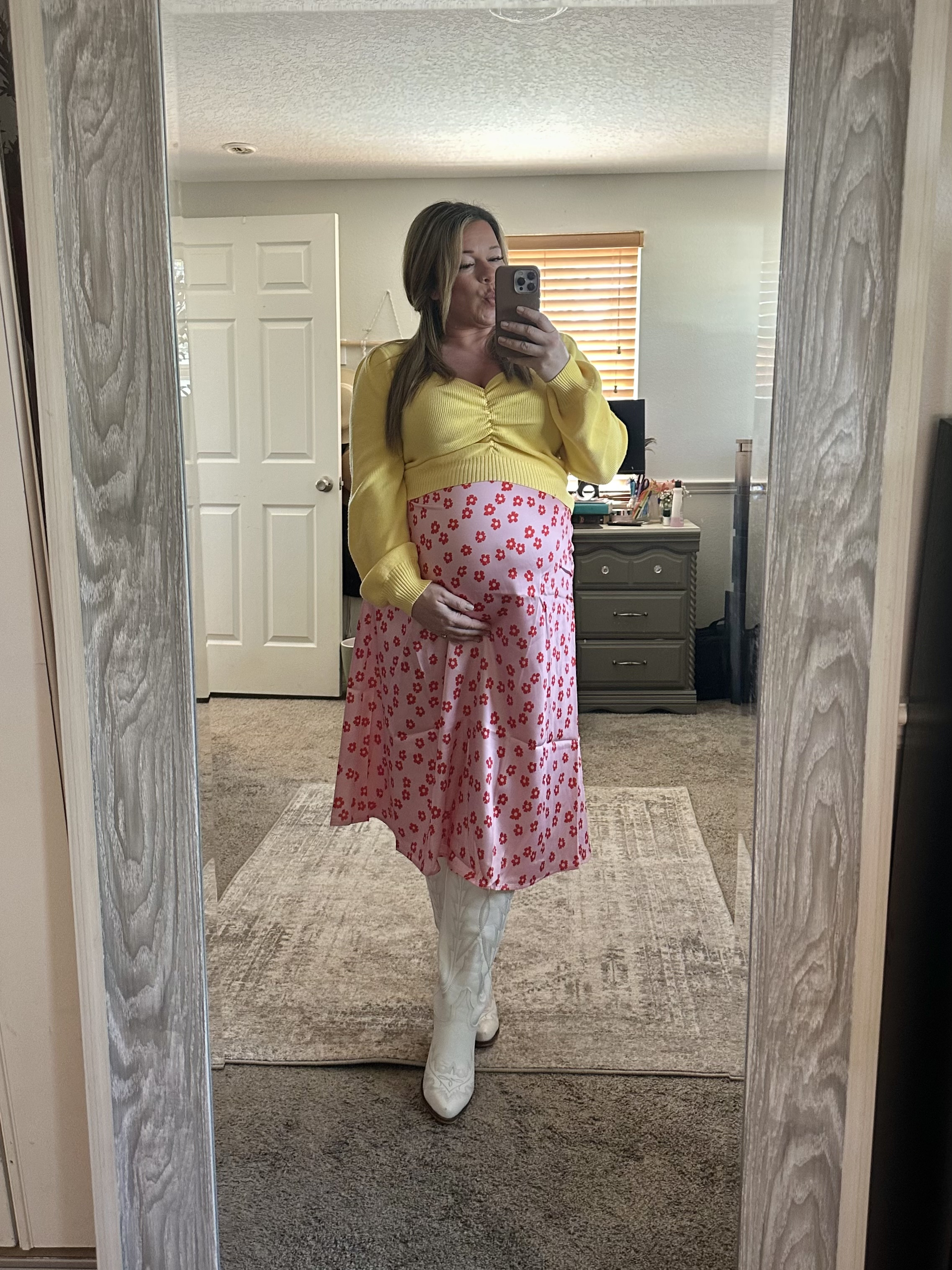 Loving this buttery lemon yellow color cropped sweater. Buttery yellow is definitely in this Spring and you can never go wrong with florals in a Spring.


I’m wearing a size XL in the sweater top but could have easily worn a size large even though I’m 35 weeks pregnant.

#LTKStyleTip #LTKBump #LTKMidsize