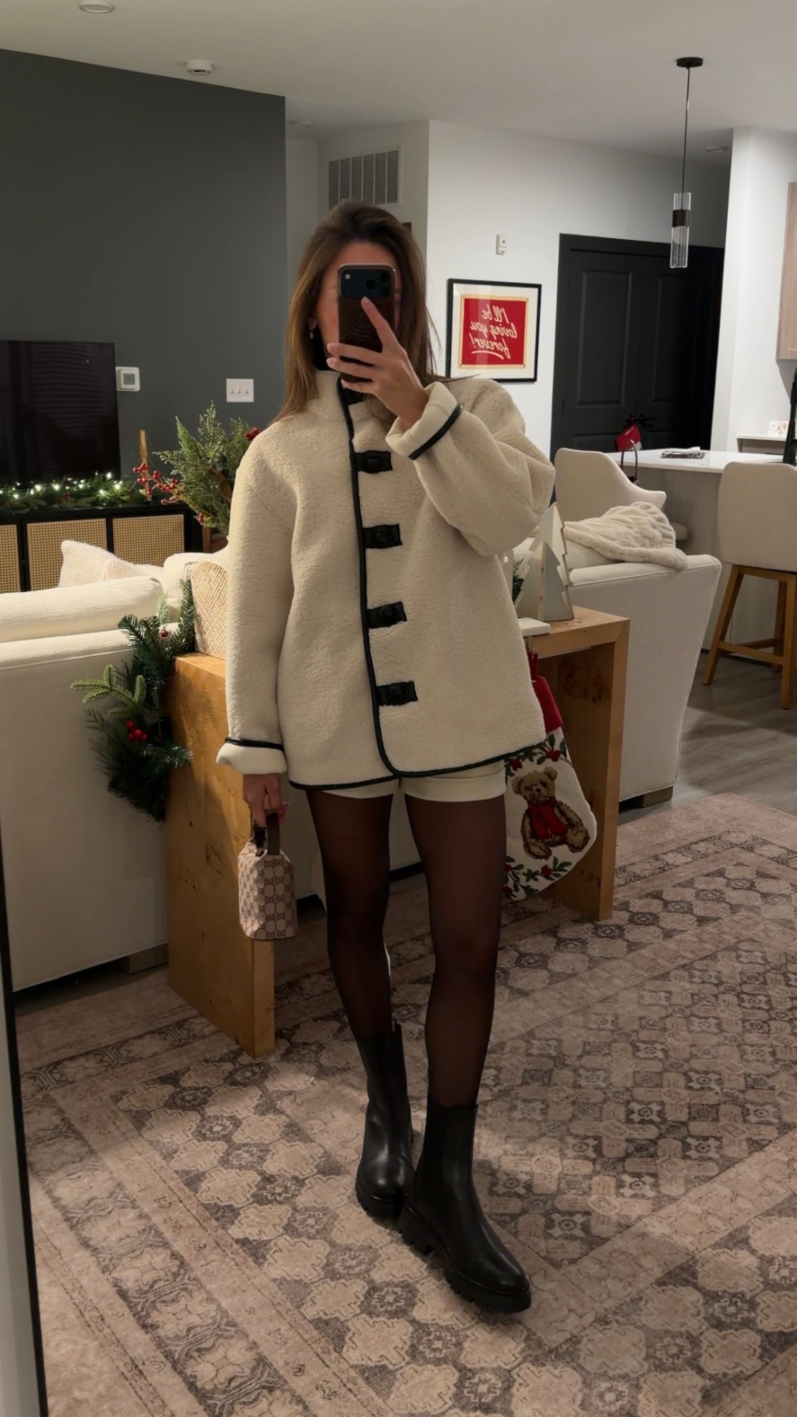 Coat is warm and heavy! I’m wearing XS!