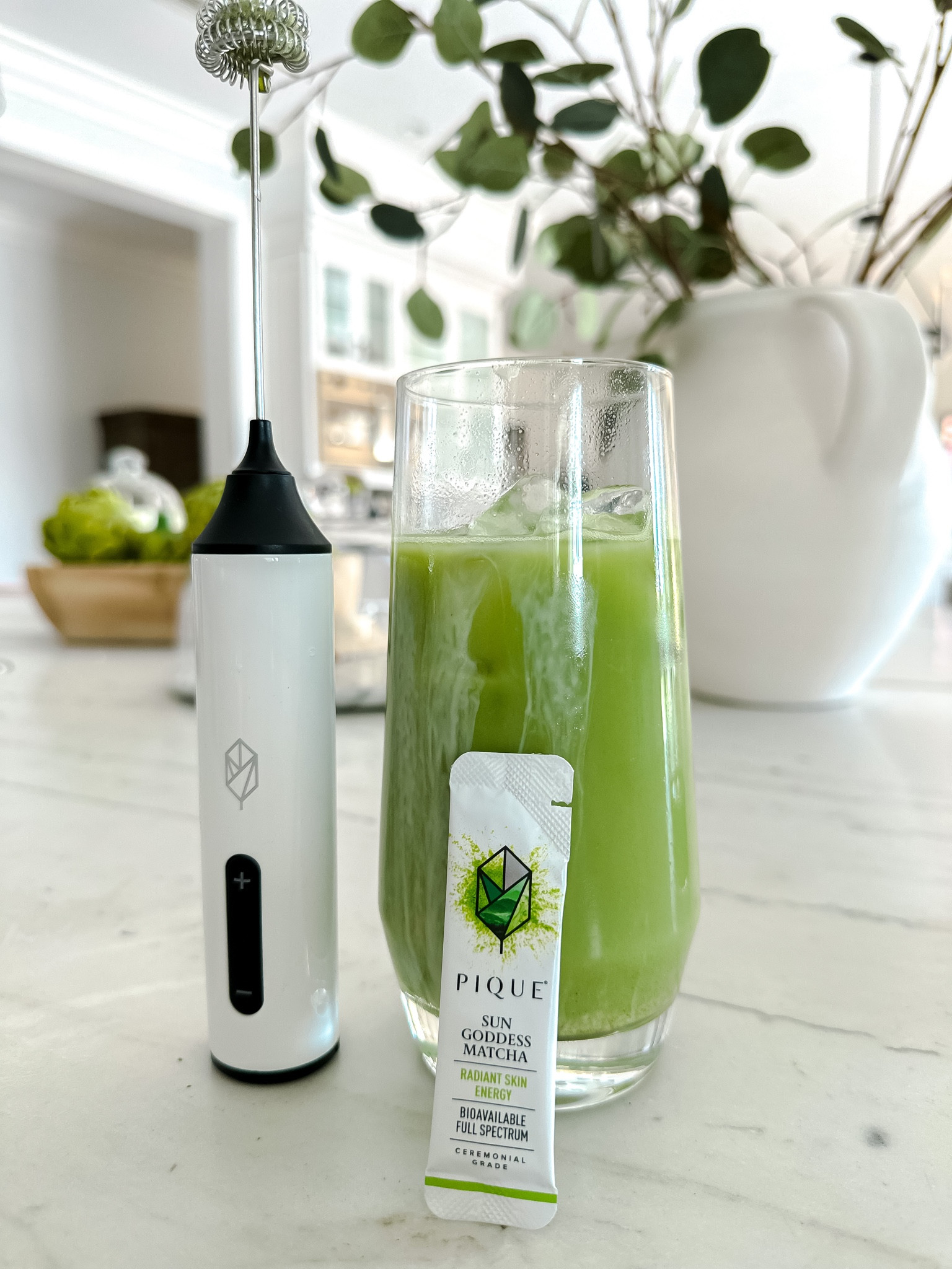 Matcha Latte with cinnamon & honey 💚 

Matcha has so many health benefits:
✨High in Antioxidants 
✨Helps the liver flush out toxins
✨Boosts brain function
✨Powerful anti-cancer properties 
✨Promotes heart health

Pique Matcha contains EGCG which firms & brightens skin. ✨ Also contains chlorophyll which supports skin clarity. 

CHEERS 🫖 

#piquepartner #piquetea #pique #matcha #matchalatte #skin #health #matchatea #green #skinhealth #EGCG #chlorophyll #cheers

#LTKfit #LTKbeauty #LTKhome