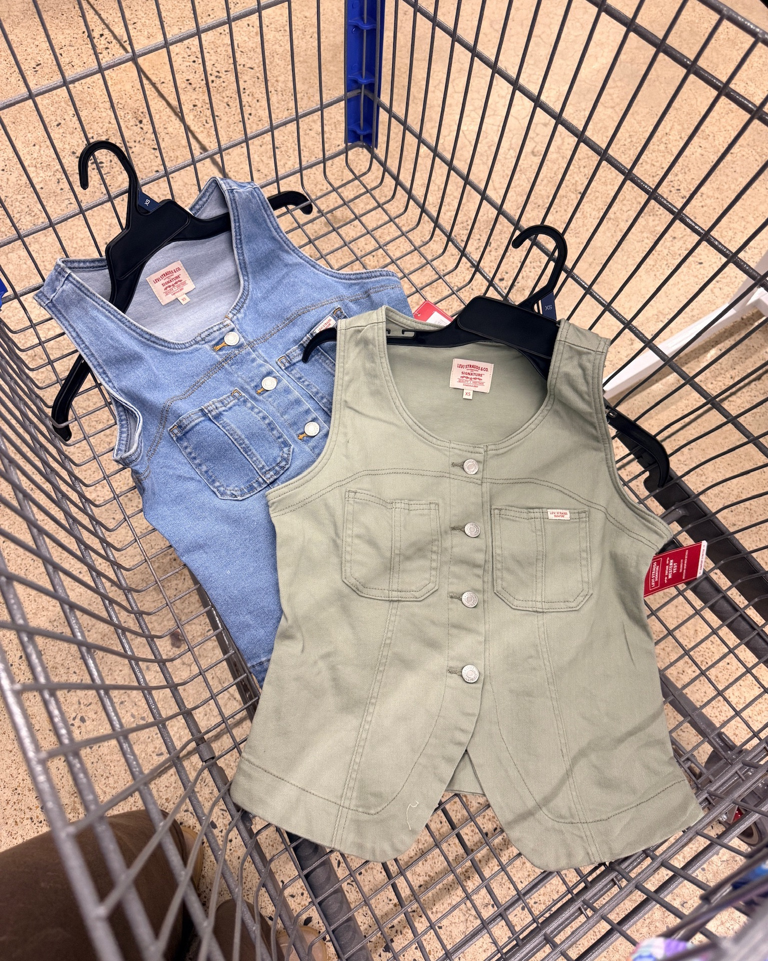 How cute are these @Levi's vests🫶🏻 I love the denim and green colors. They're true to size and are perfect for spring and summer - pair with linen pants, shorts, so many ways to style these.

#LTKMidsize #LTKOver40 #LTKFestival