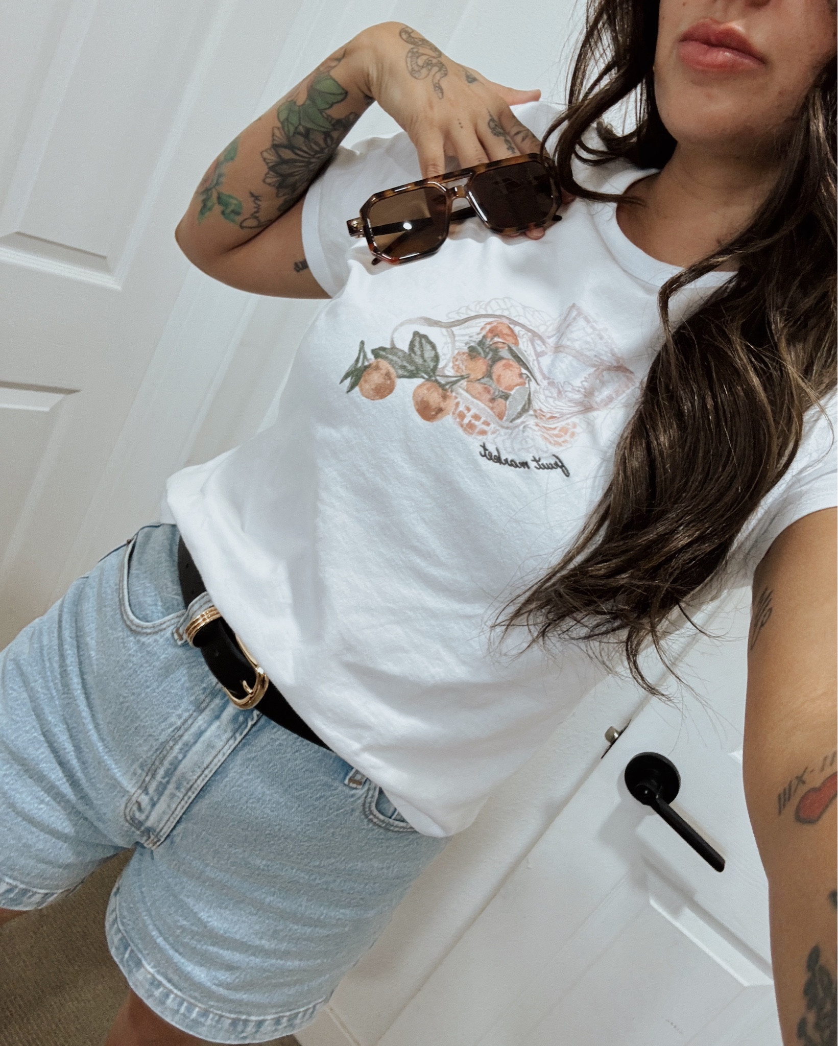 Summer #ootd 😍 I found my fave shorts for summer!!!! The dad shorts from Abercrombie are gonna be on repeat the whole season. Wearing a size 30 and they fit TTS! Wearing medium in the tee and 8.5 in the shoes! 

#LTKstyletip #LTKVideo #LTKfindsunder100