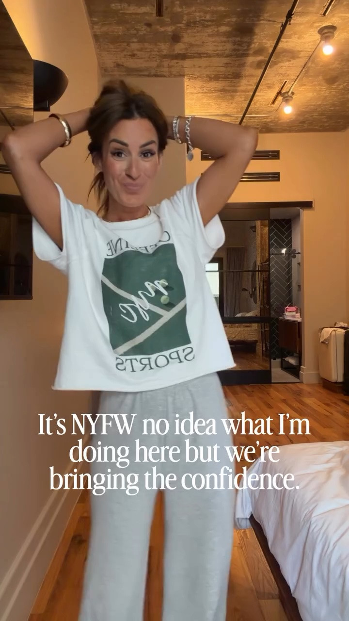Comment OUTFIT and I’ll send you the info to tonight’s look to go see the Target Redesign at the New Museum in New York City. Somehow this little Texas girl made it to NY. 🤷🏻‍♀️ 

#outfitoftheday #fallfashion #nyfw